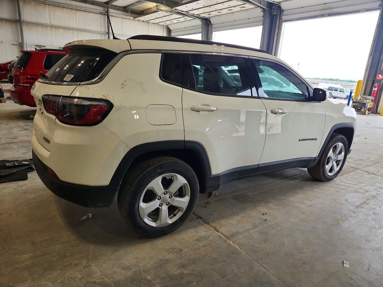 2021 Jeep Compass Latitude - Фото 3