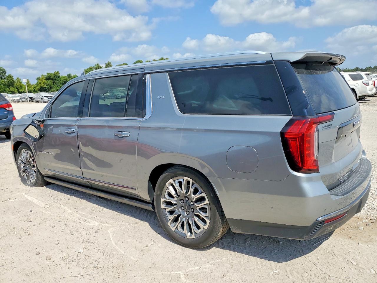 2023 GMC Yukon Xl Denali Ultimate - Фото 2