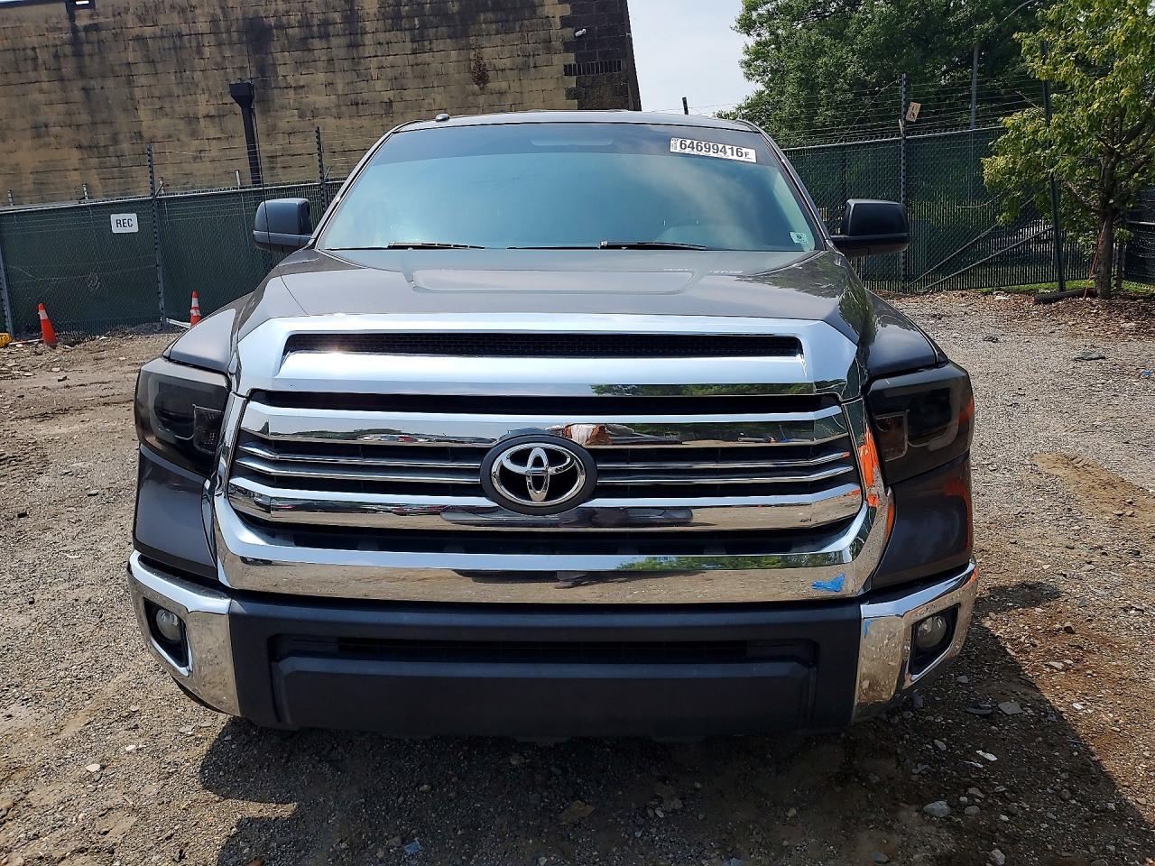 2015 Toyota Tundra Sr5 - Image 5