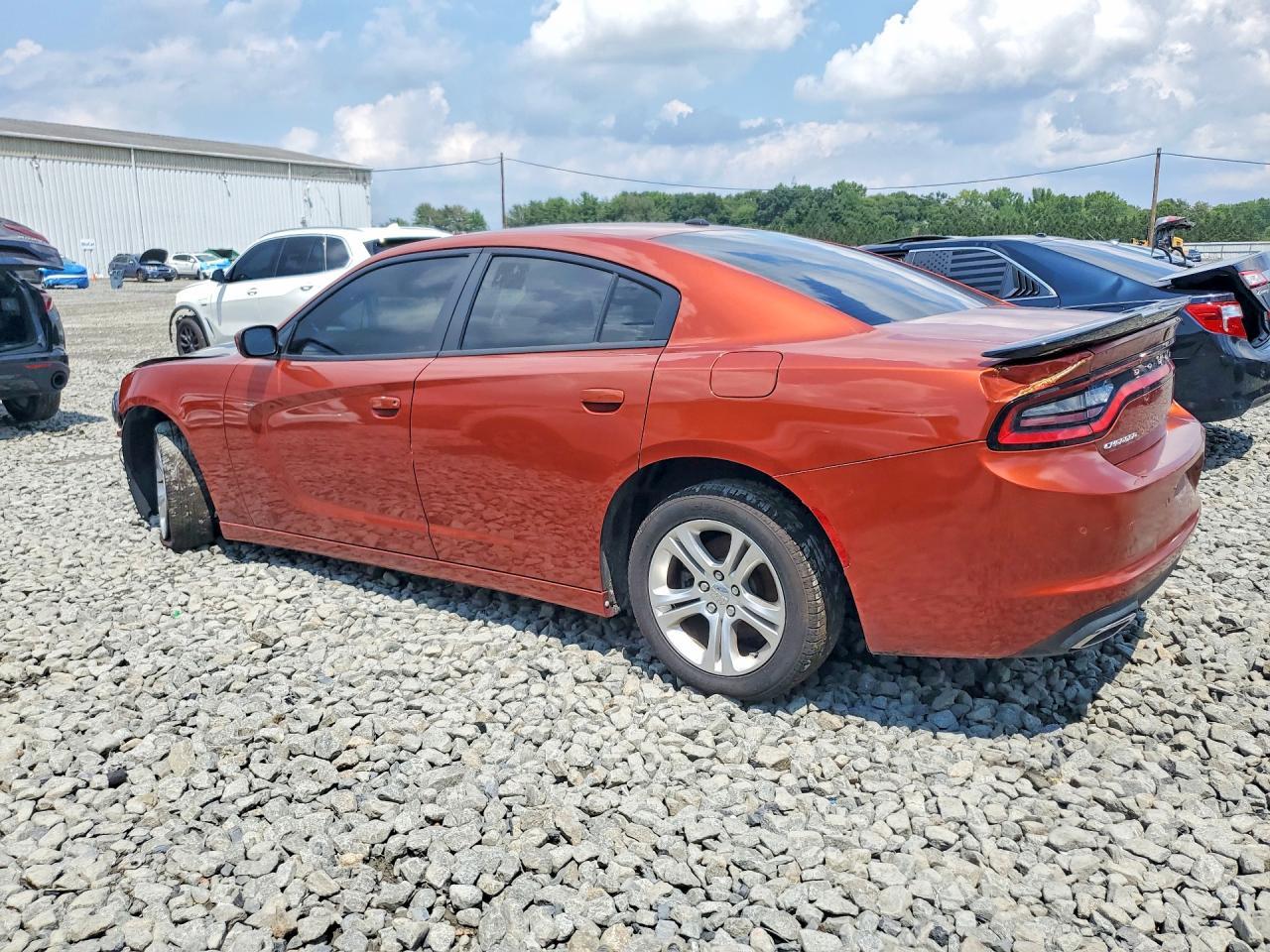 2021 Dodge Charger Sxt - Image 2