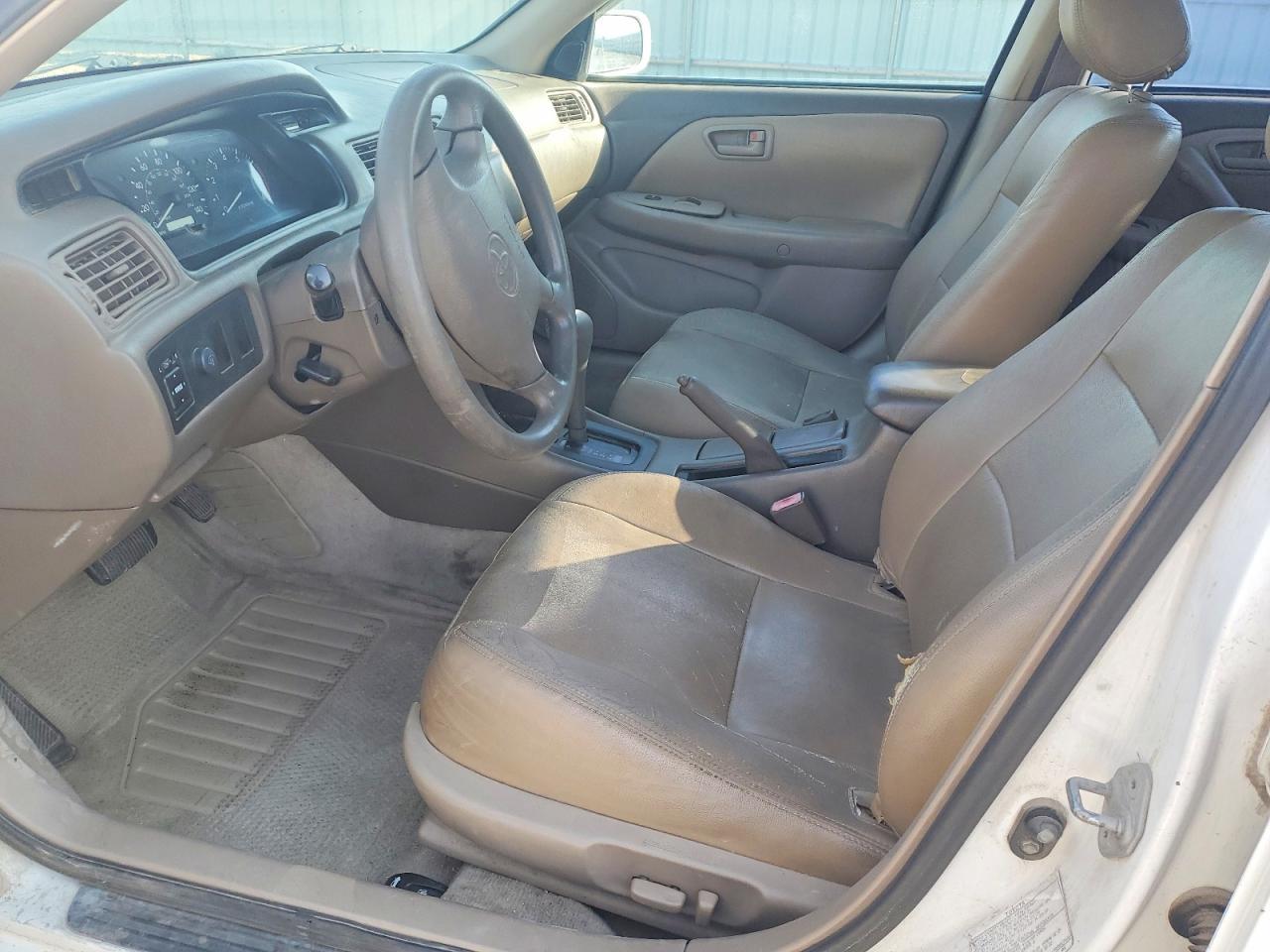 2000 Toyota Camry Le - Image 7