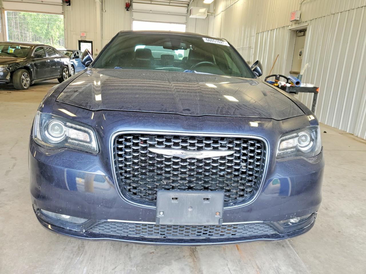 2016 Chrysler 300 S - Фото 5