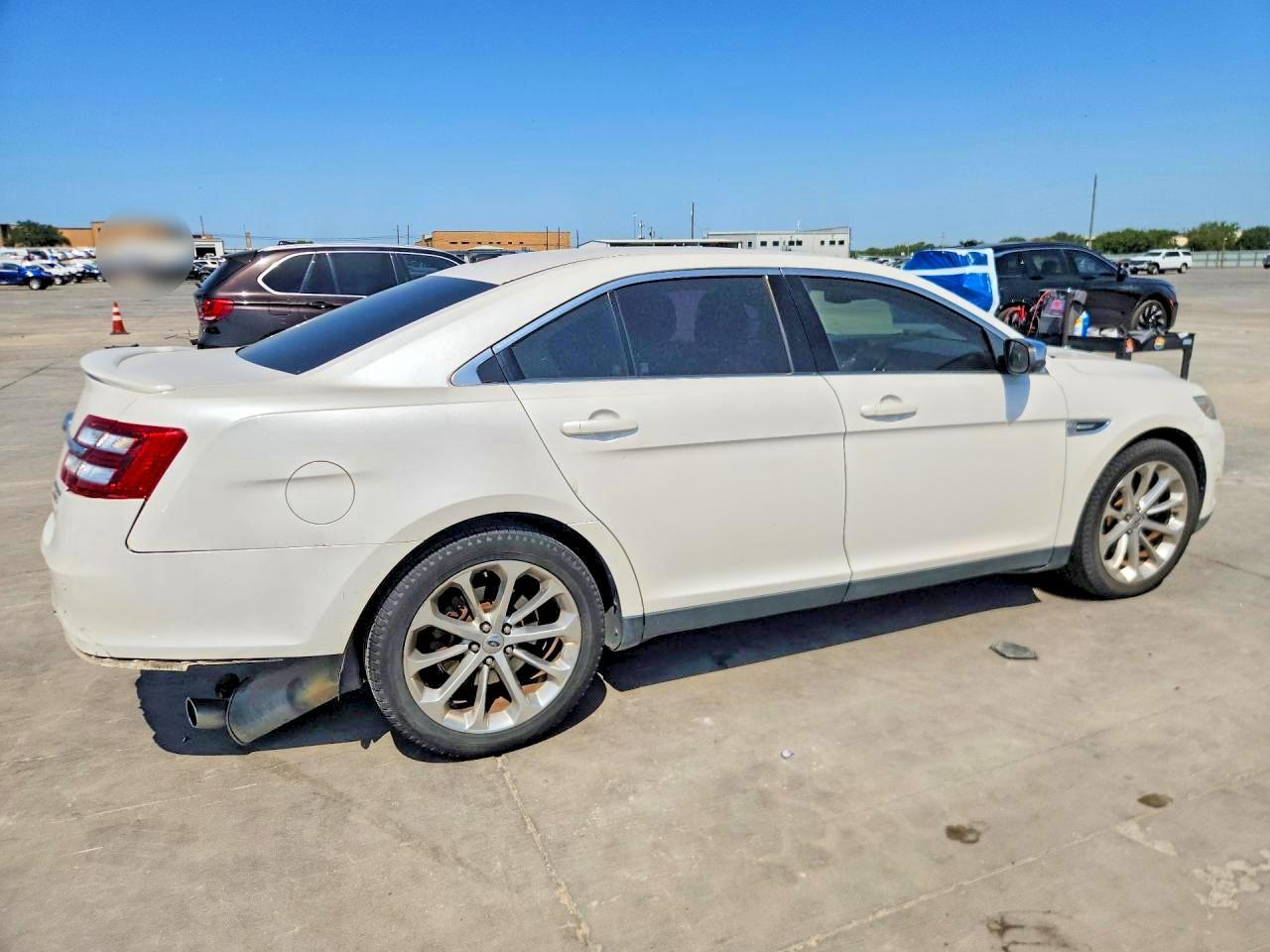 2013 Ford Taurus Limited - Image 3