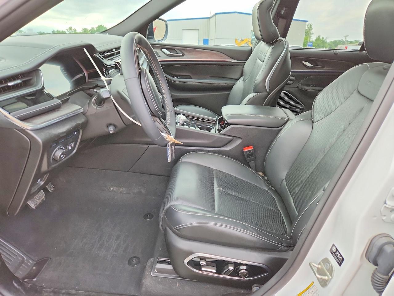 2023 Jeep Grand Cherokee Overland 4Xe - Фото 7