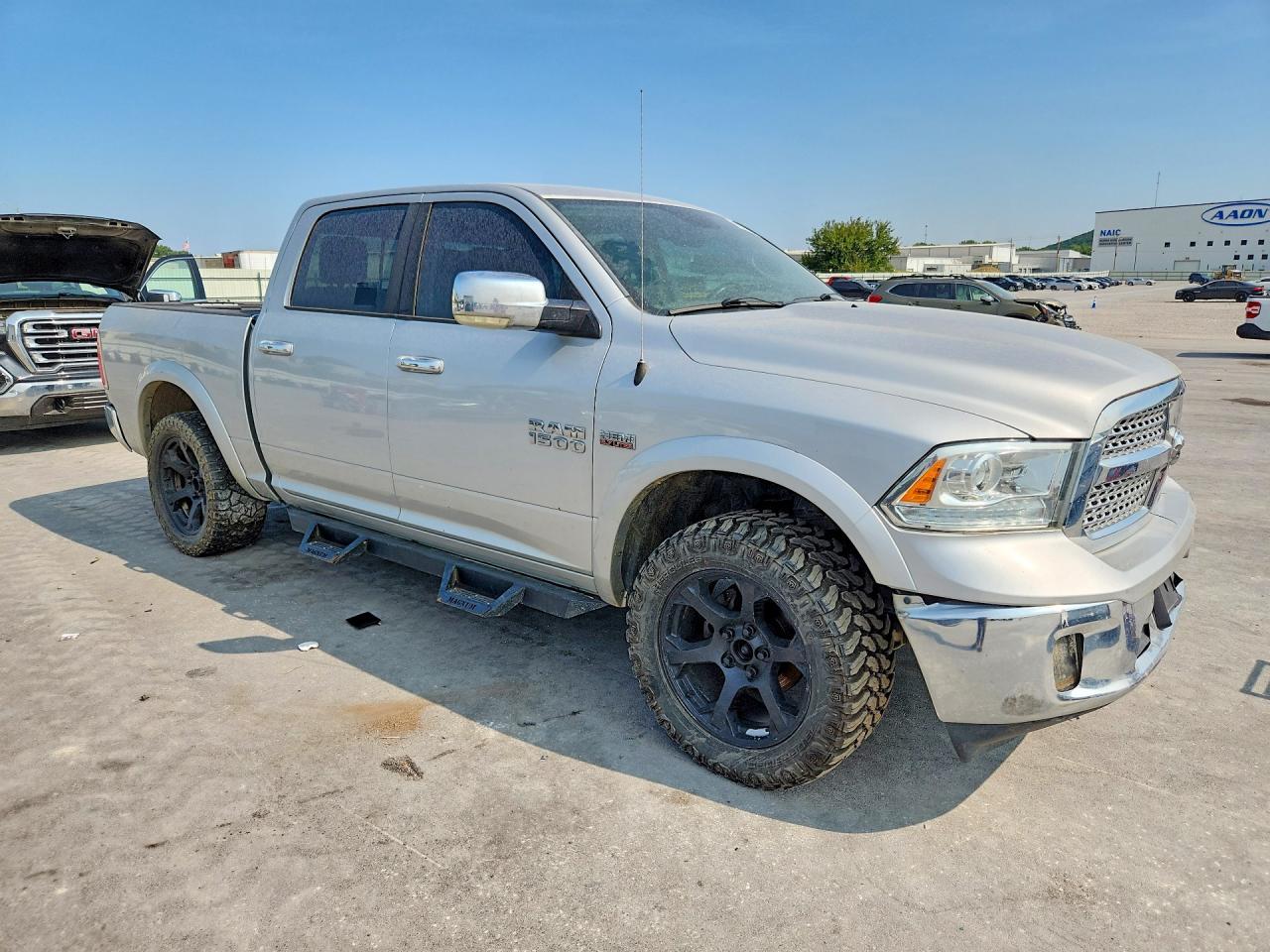 2017 Ram 1500 Laramie - Image 4