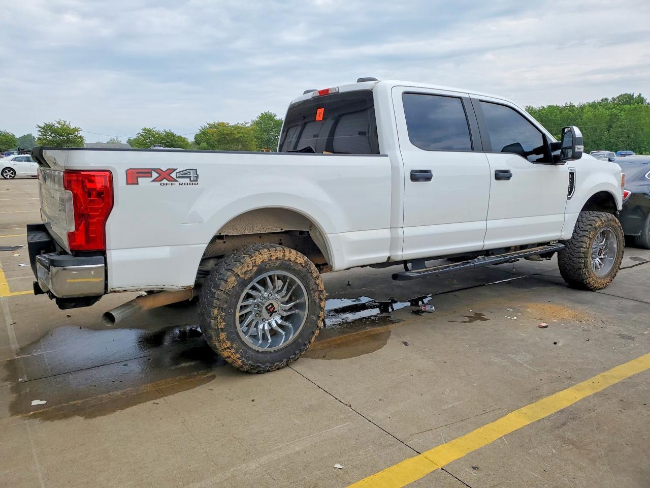 2020 Ford F250 Super Duty - Фото 3
