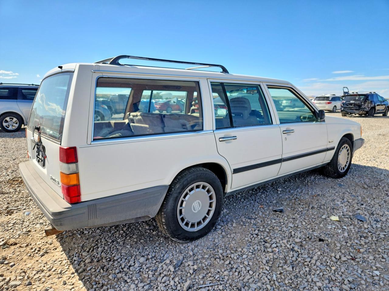 1990 Volvo 740 Base - Фото 3