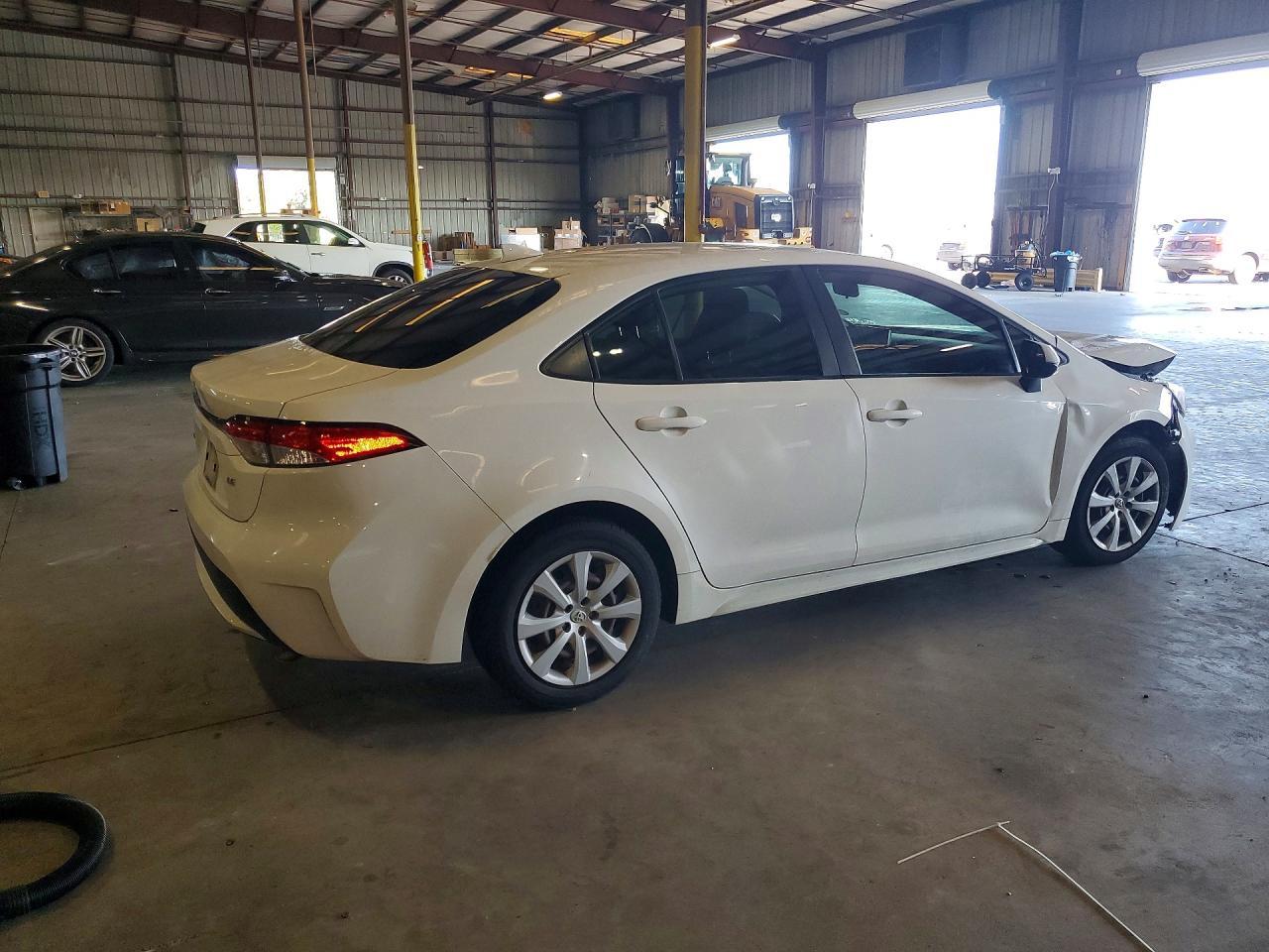 2020 Toyota Corolla Le - Image 3
