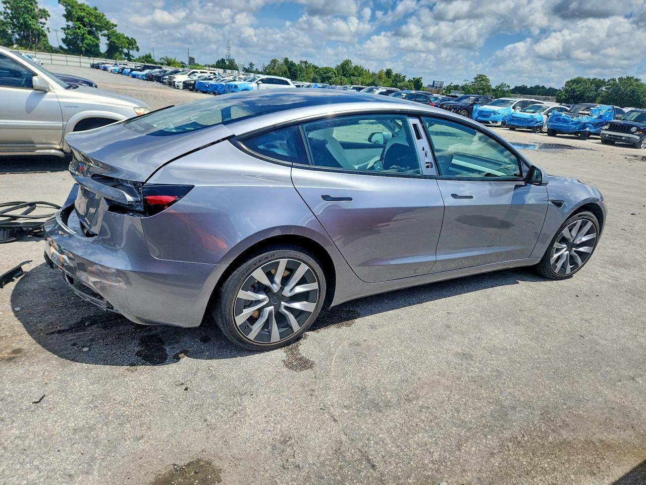 2025 Tesla Model 3 - Image 3