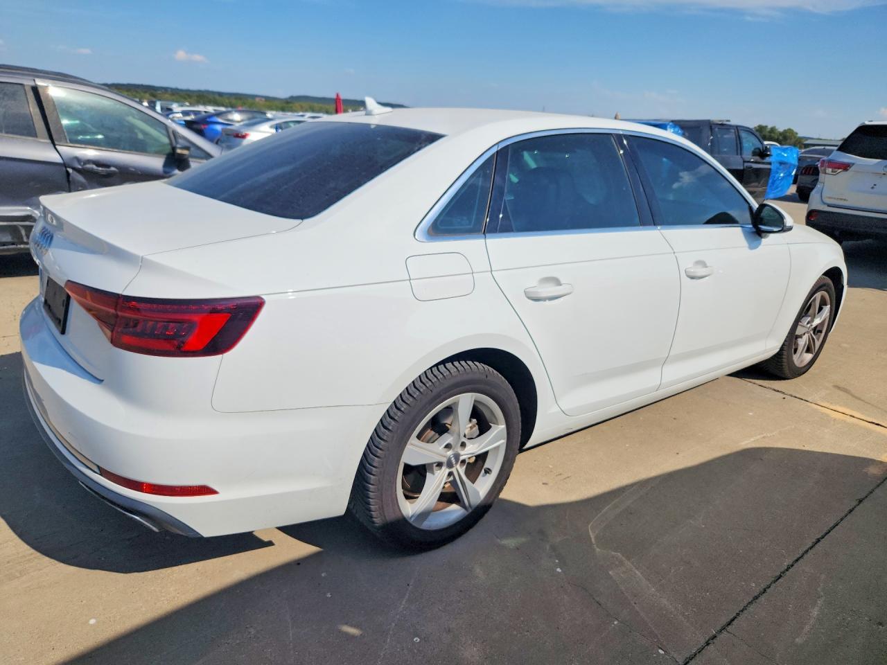 2019 Audi A4 Premium - Фото 3