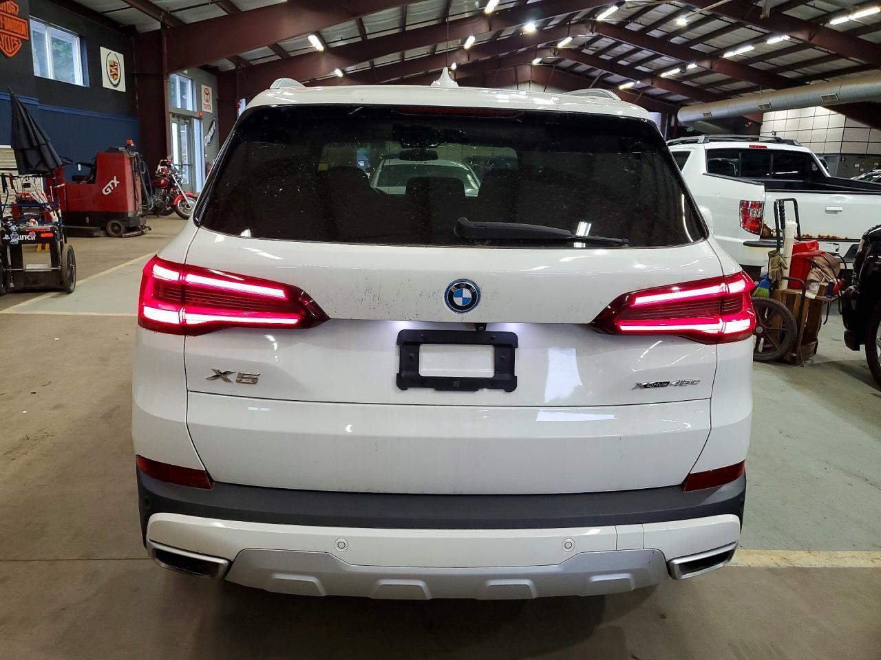 2022 BMW X5 xDrive45E - Image 6