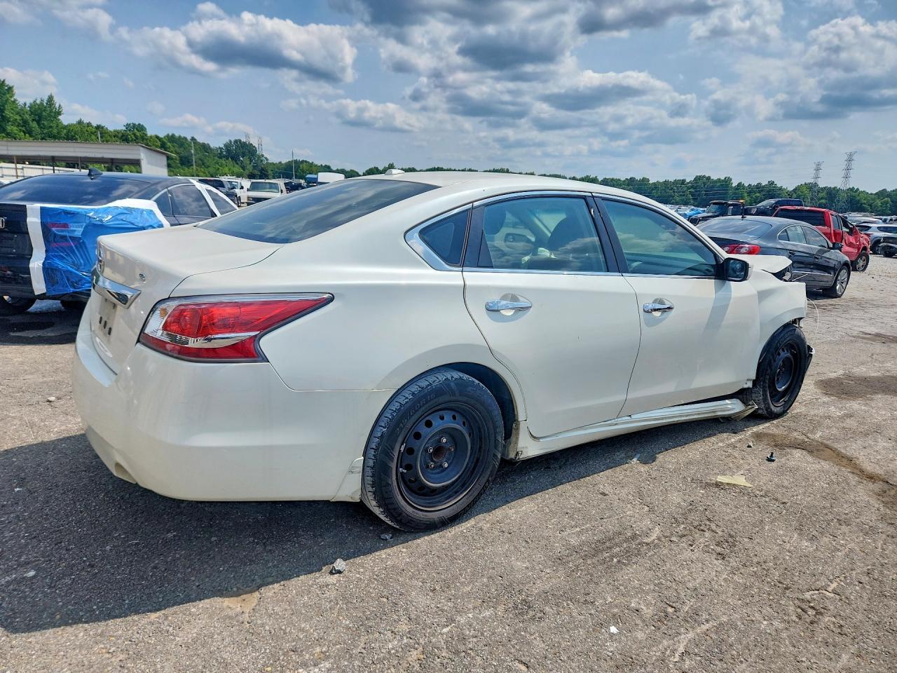 2015 Nissan Altima 2.5 S - Image 3