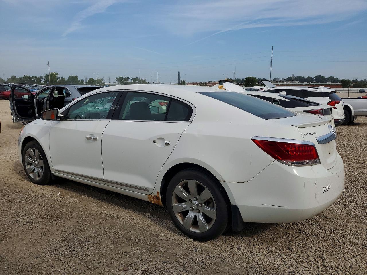 2011 Buick Lacrosse Cxl - Image 2