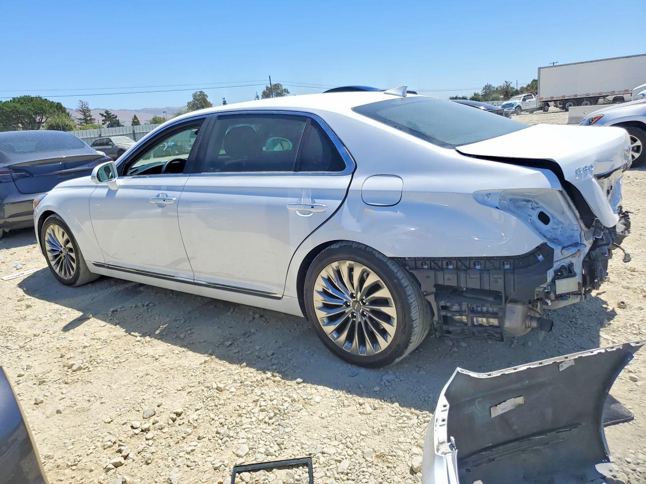 2018 Genesis G90 Ultimate - Фото 2