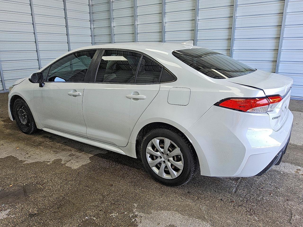 2022 Toyota Corolla Le - Image 2