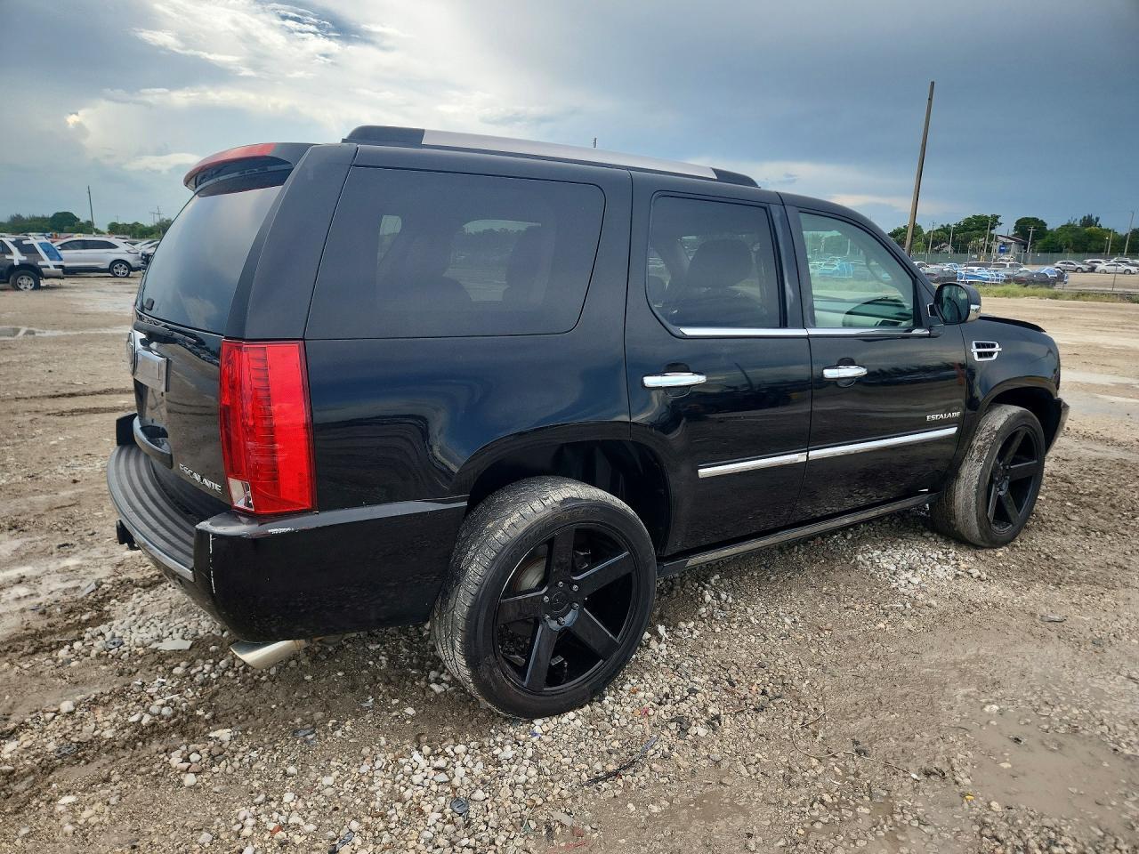 2012 Cadillac Escalade Luxury - Фото 3