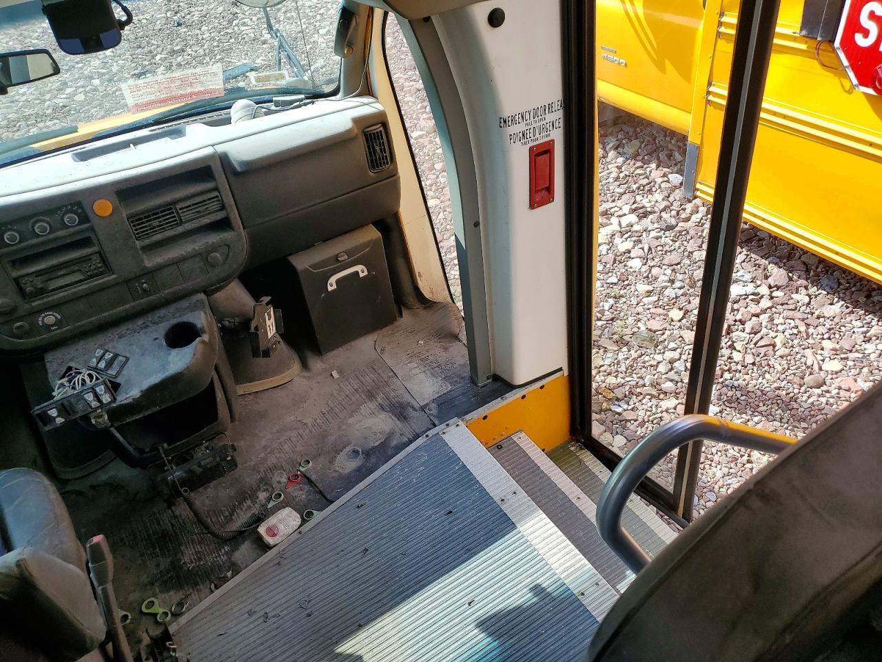 2011 Chevrolet Express G4500 School Bus - Фото 5