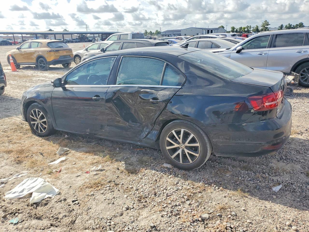 2017 Volkswagen Jetta Se - Фото 2