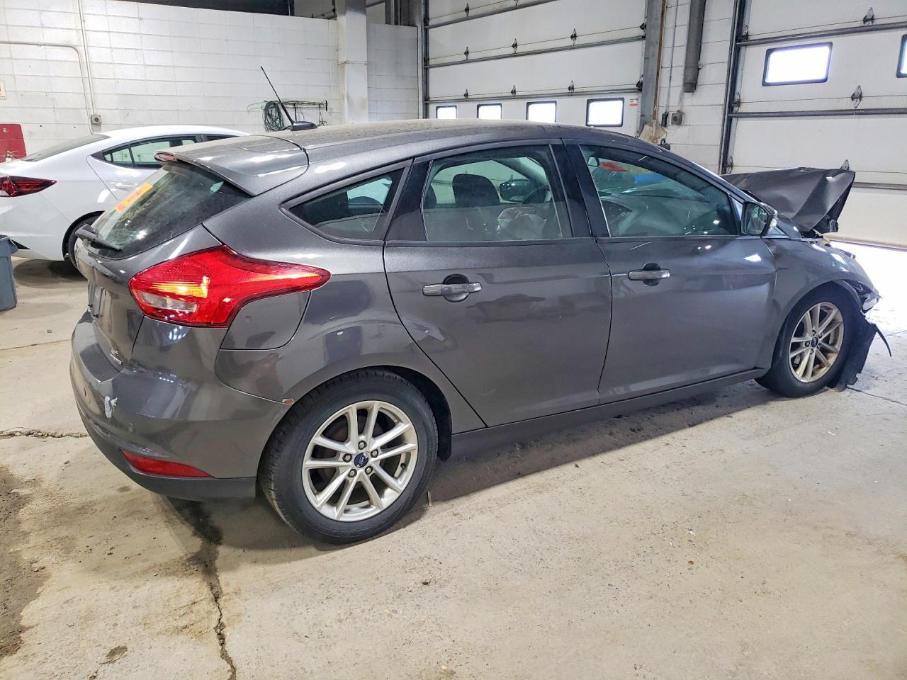 2016 Ford Focus Se - Фото 3