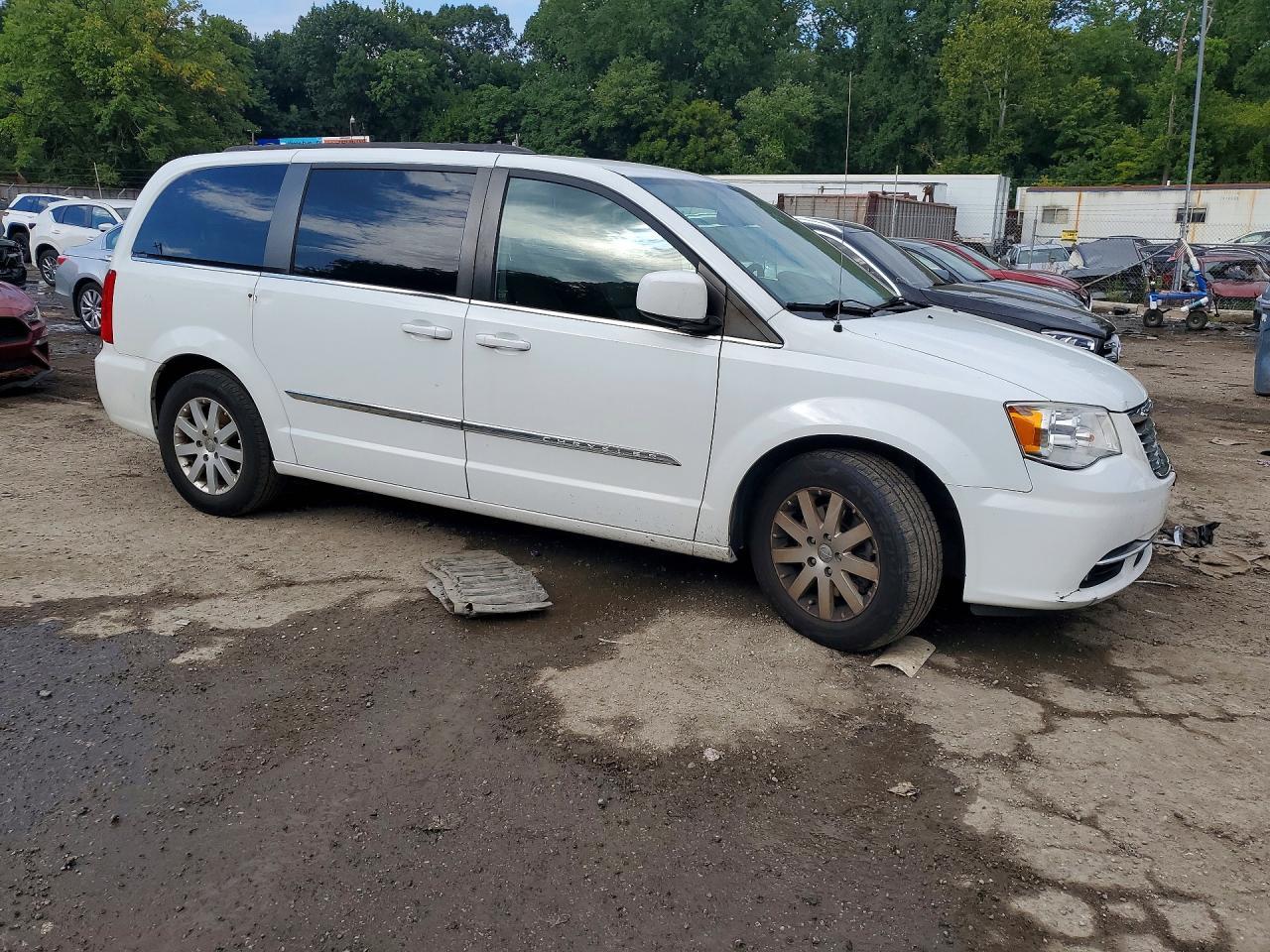 2016 Chrysler Town & Country Touring - Фото 4