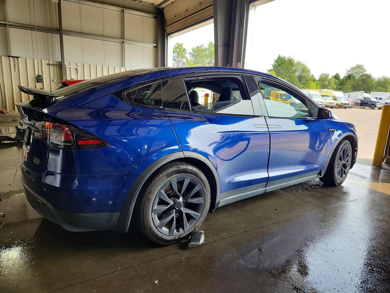 2022 Tesla Model X - Image 3