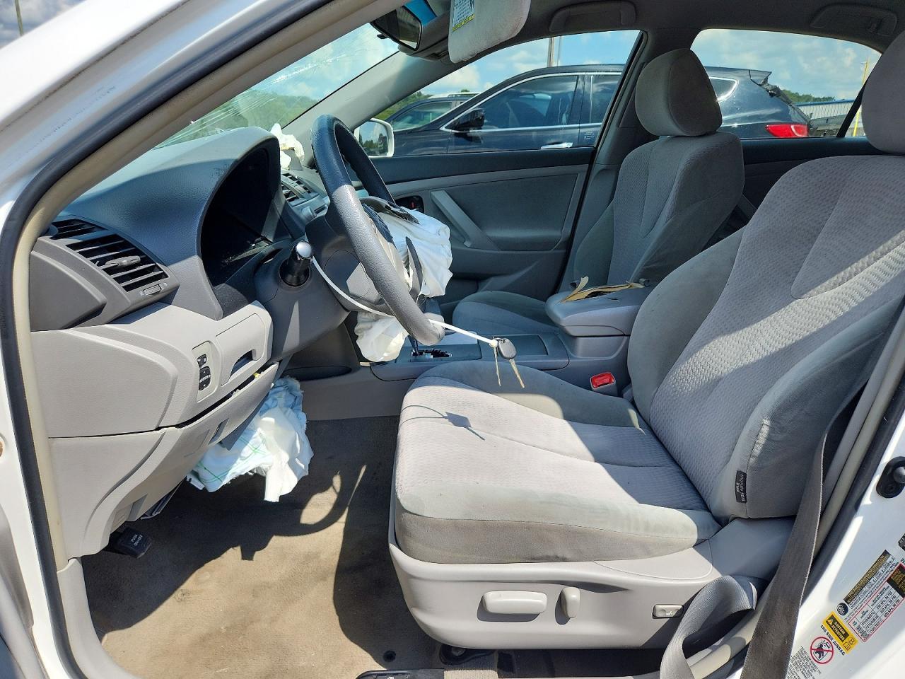 2010 Toyota Camry Le - Фото 7