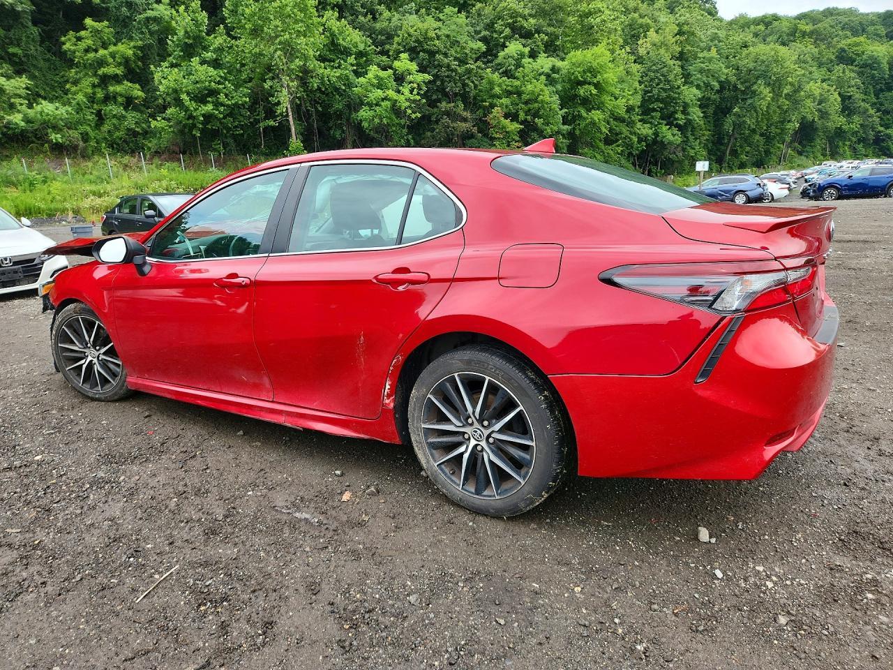 2021 Toyota Camry Se - Фото 2