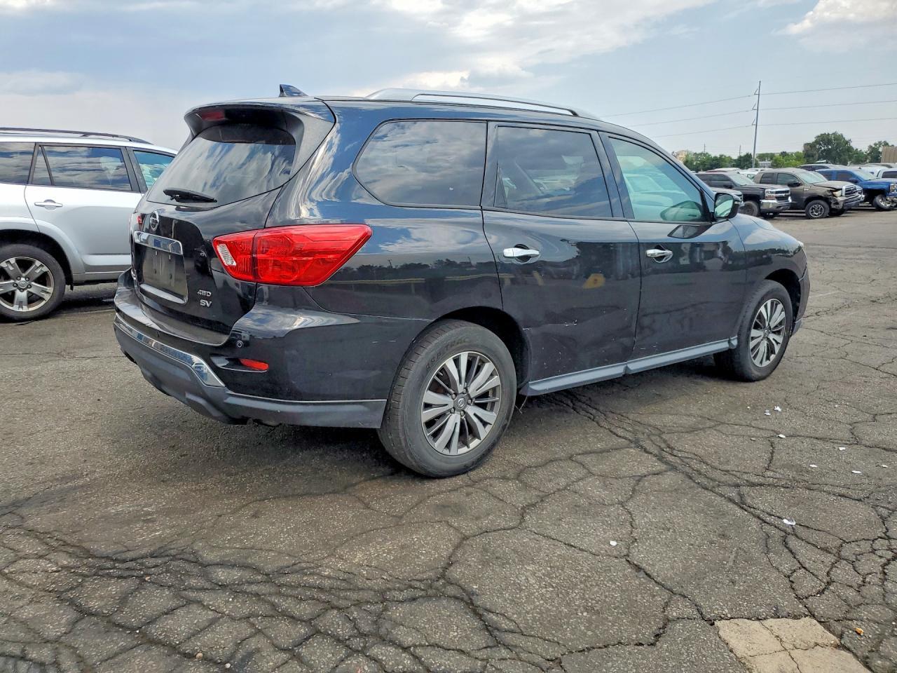 2020 Nissan Pathfinder Sv - Фото 3