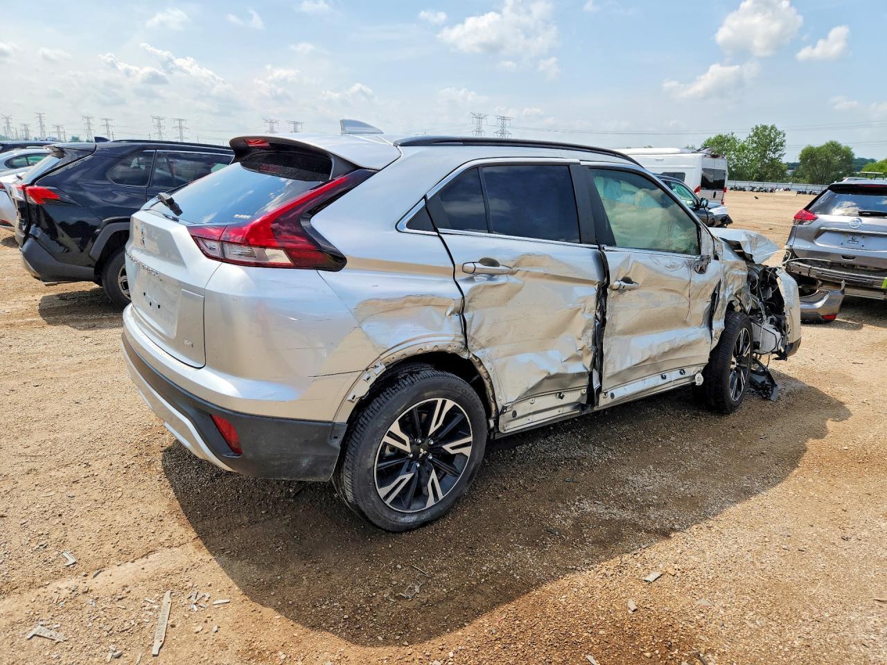 2023 Mitsubishi Eclipse Cross Se - Фото 3