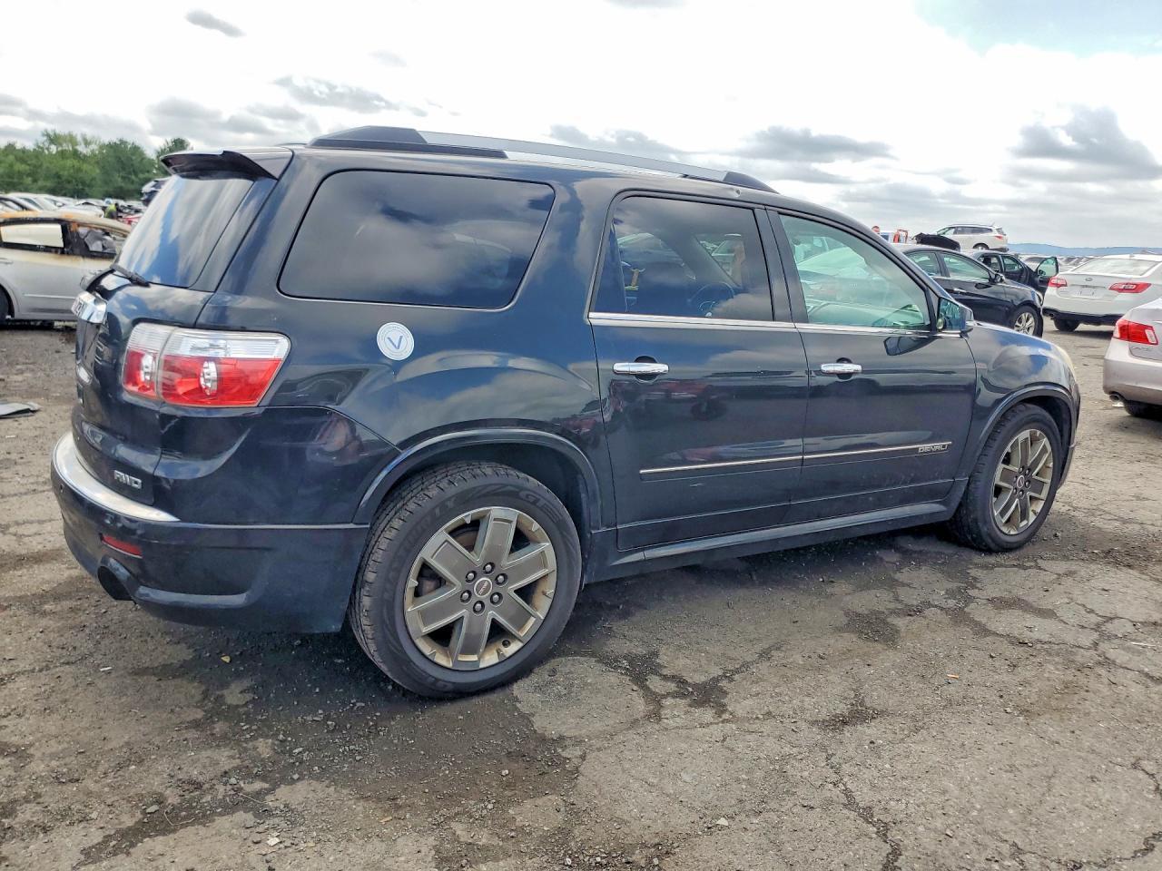 2011 GMC Acadia Denali - Фото 3