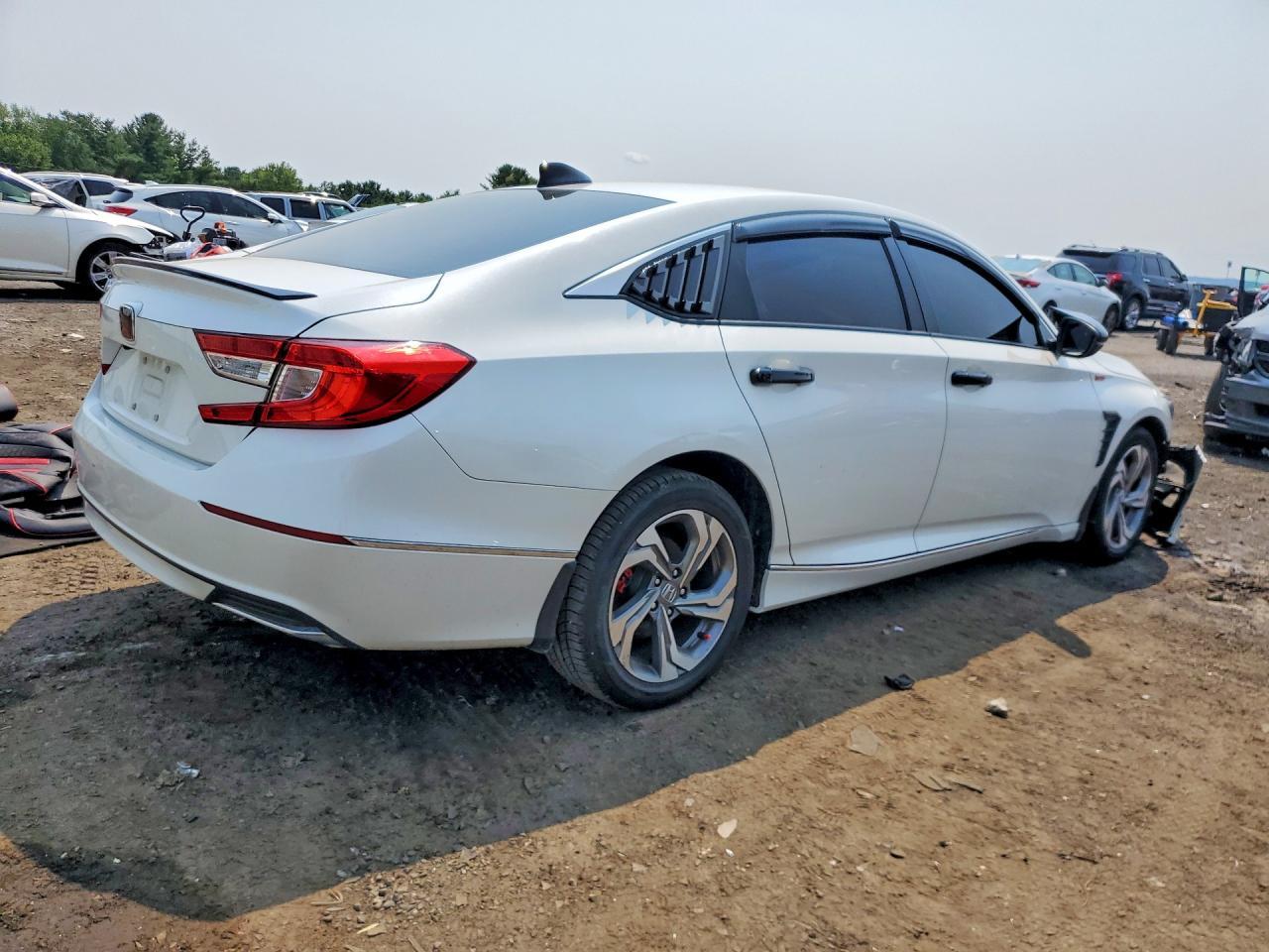 2020 Hond Accord 4D - Image 3