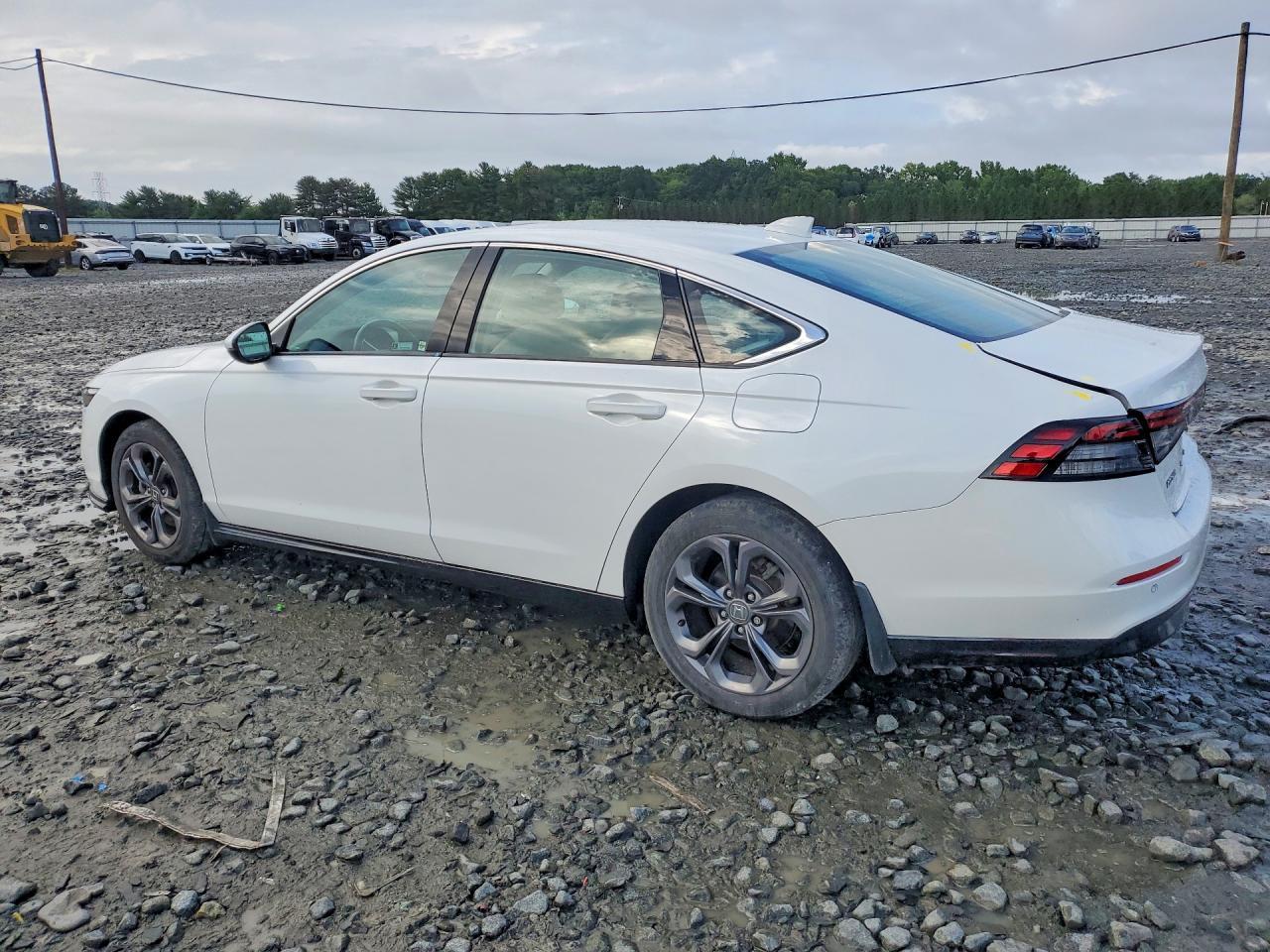 2024 Honda Accord Hybrid Exl - Image 2