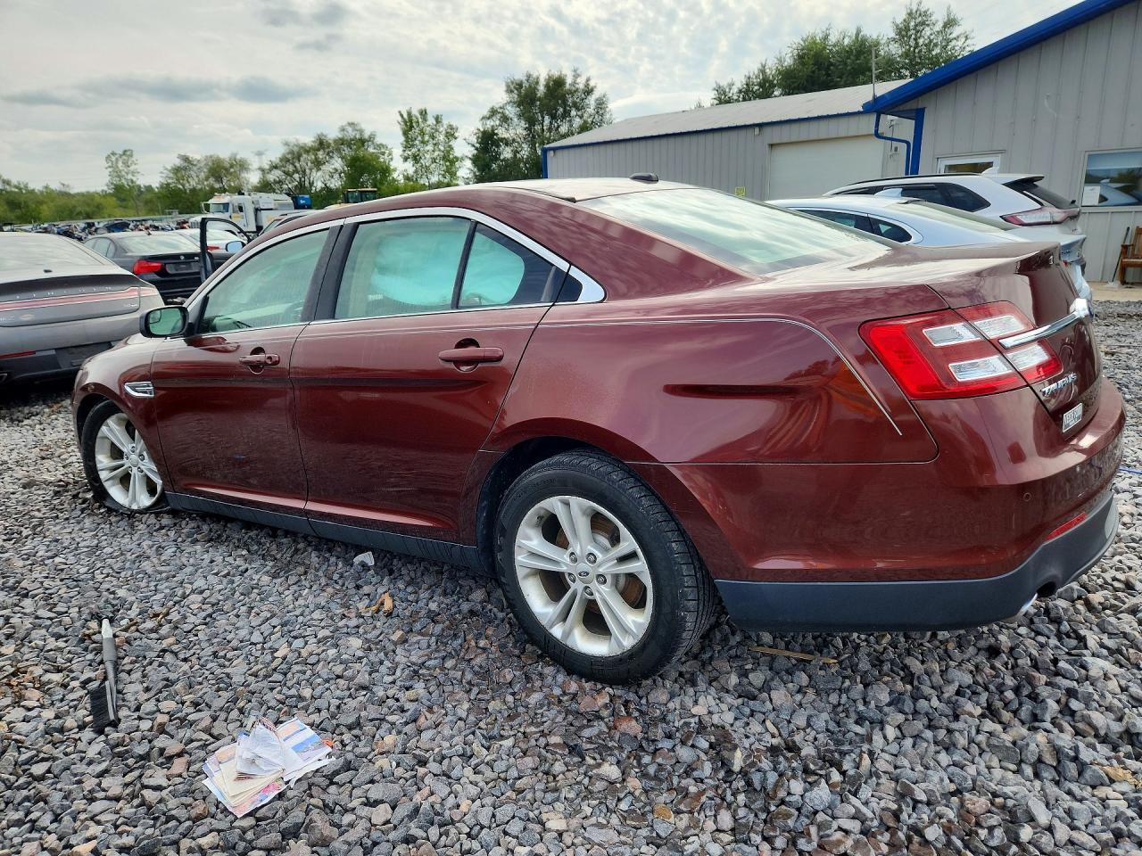 2016 Ford Taurus Sel - Фото 2