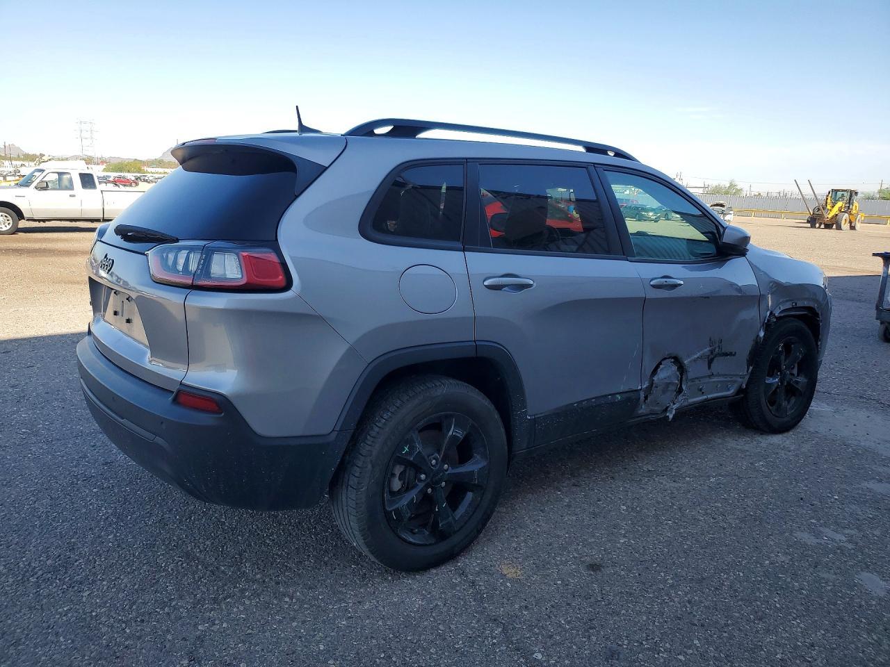 2019 Jeep Cherokee Latitude Plus - Image 3