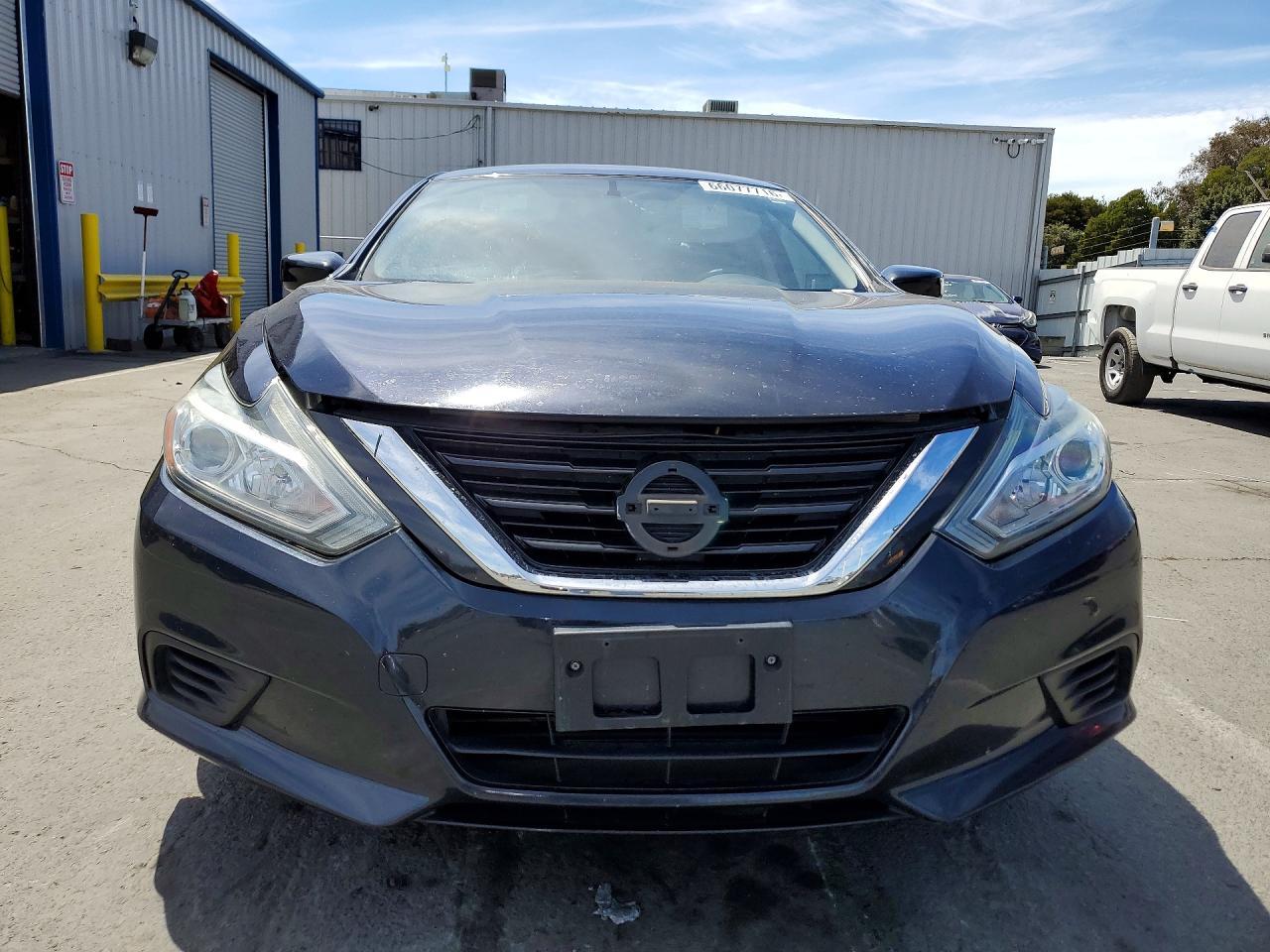 2018 Nissan Altima 2.5 S - Image 5
