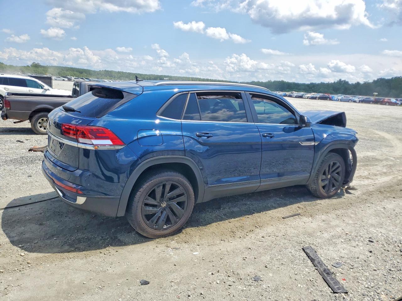 2022 Volkswagen Atlas Cross Sport Se - Фото 3