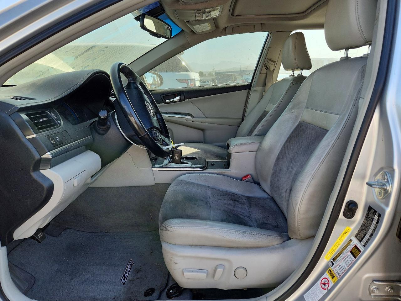 2012 Toyota Camry Hybrid Xle - Image 7