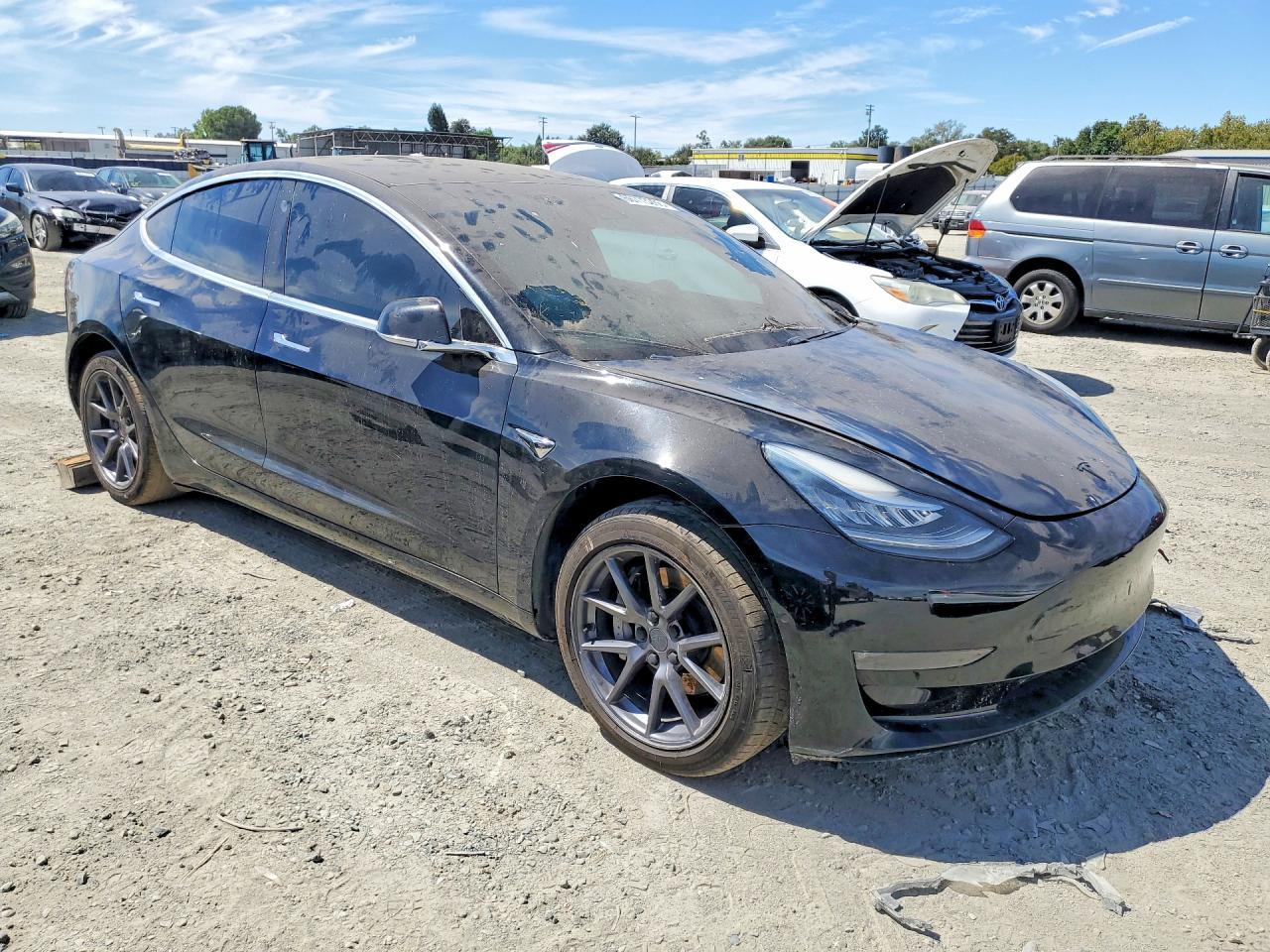 2020 Tesla Model 3 - Фото 4