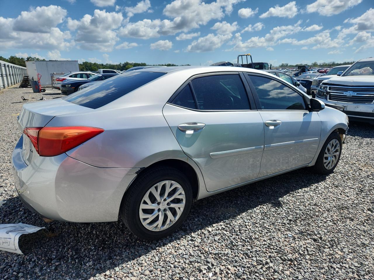2017 Toyota Corolla Le - Фото 3
