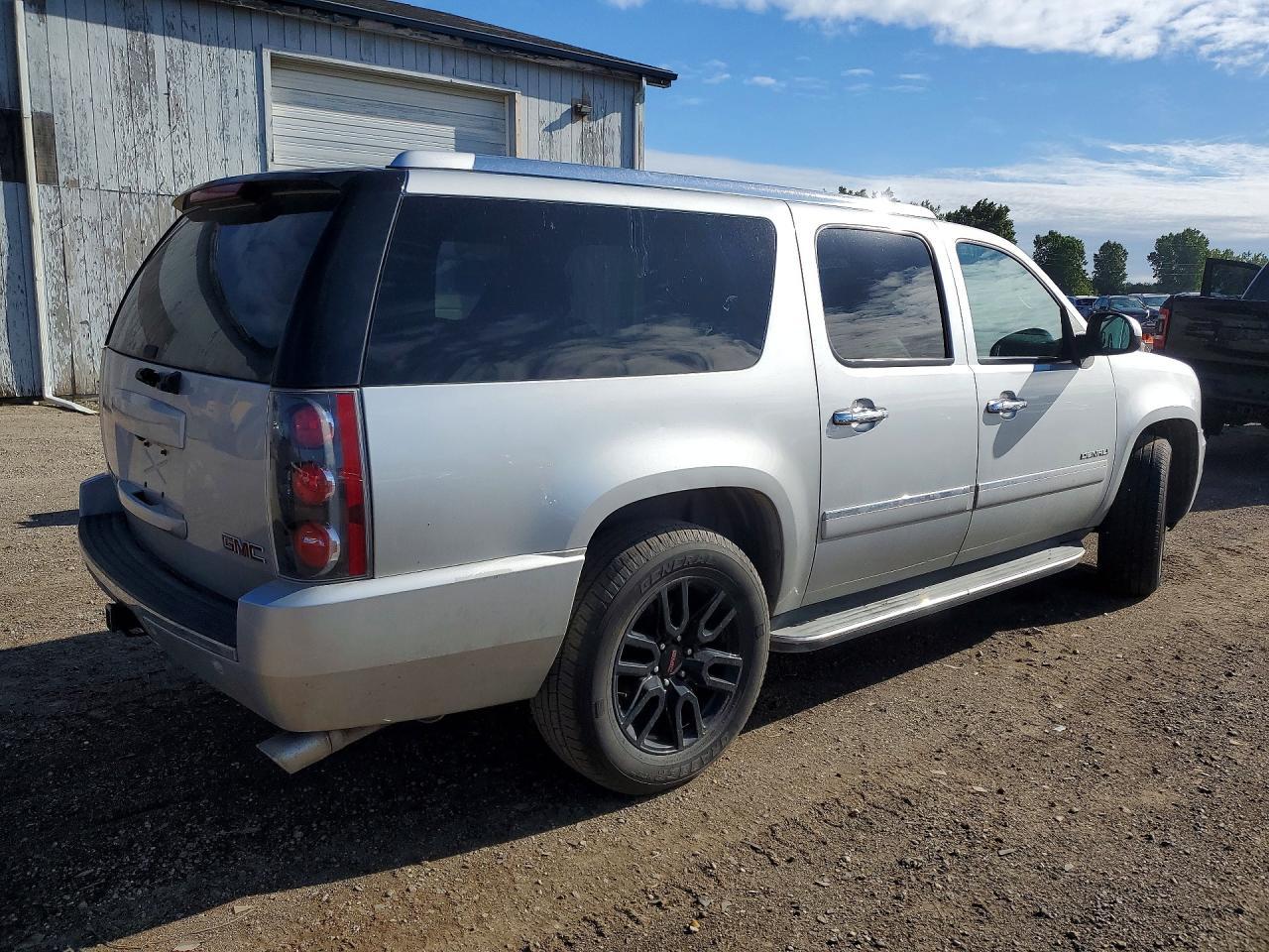 2013 GMC Yukon Xl Denali - Image 3