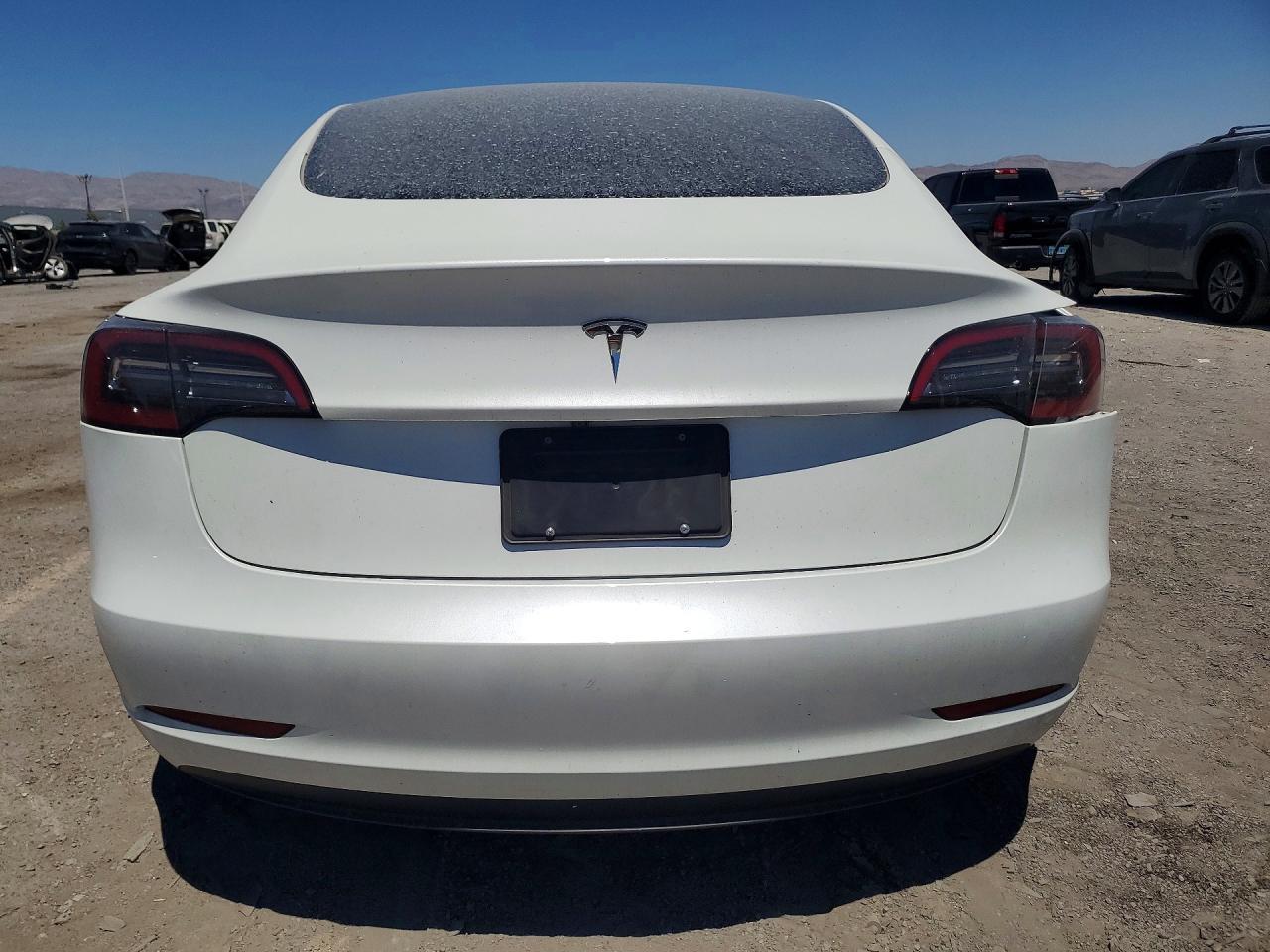 2023 Tesla Model 3 - Image 6