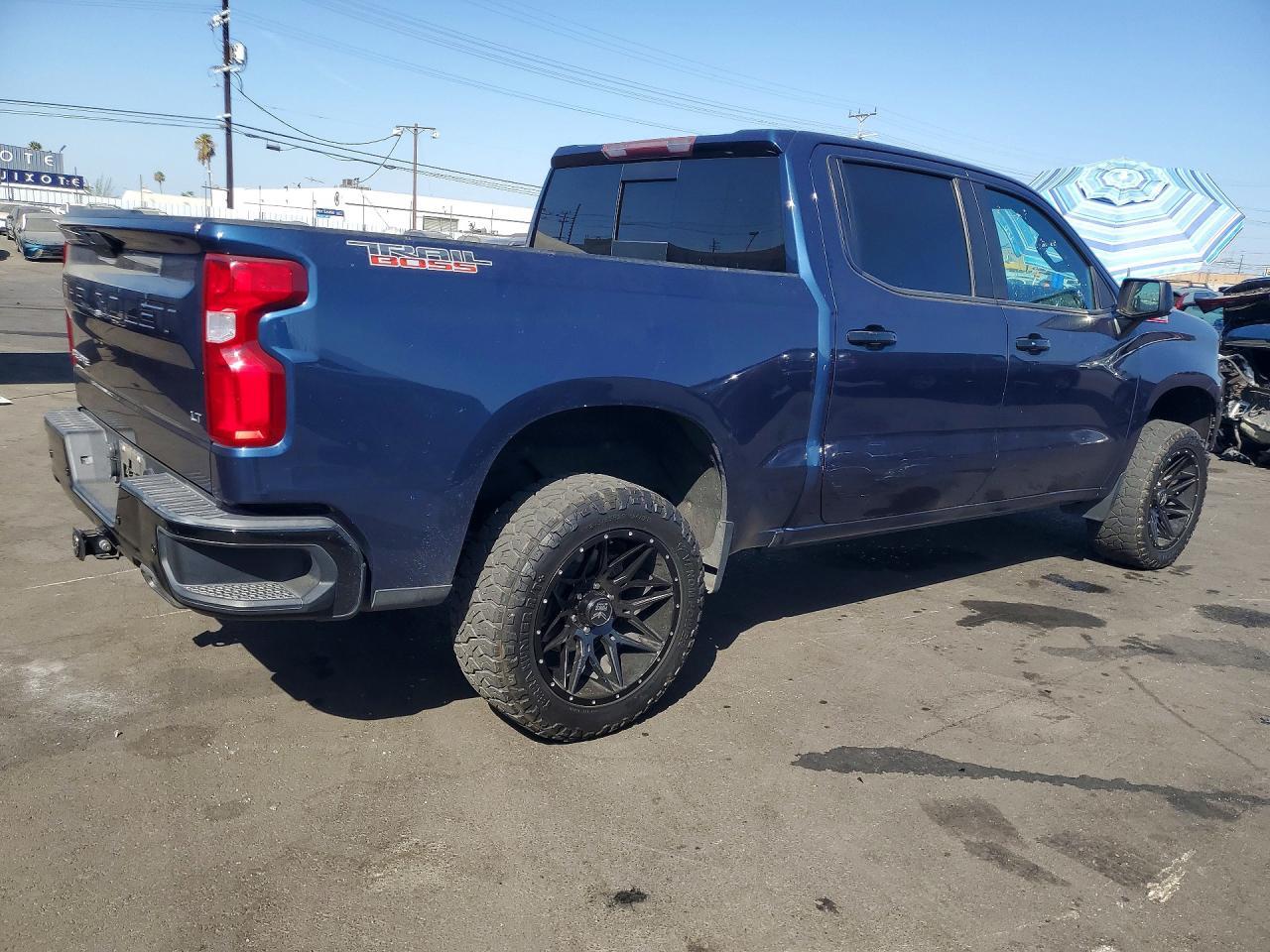 2021 Chevrolet Silverado K1500 Lt Trail Boss - Фото 3
