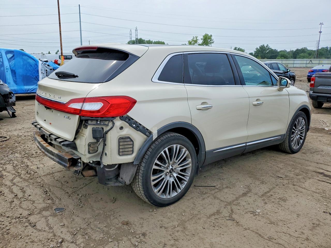 2016 Lincoln Mkx Reserve - Image 3