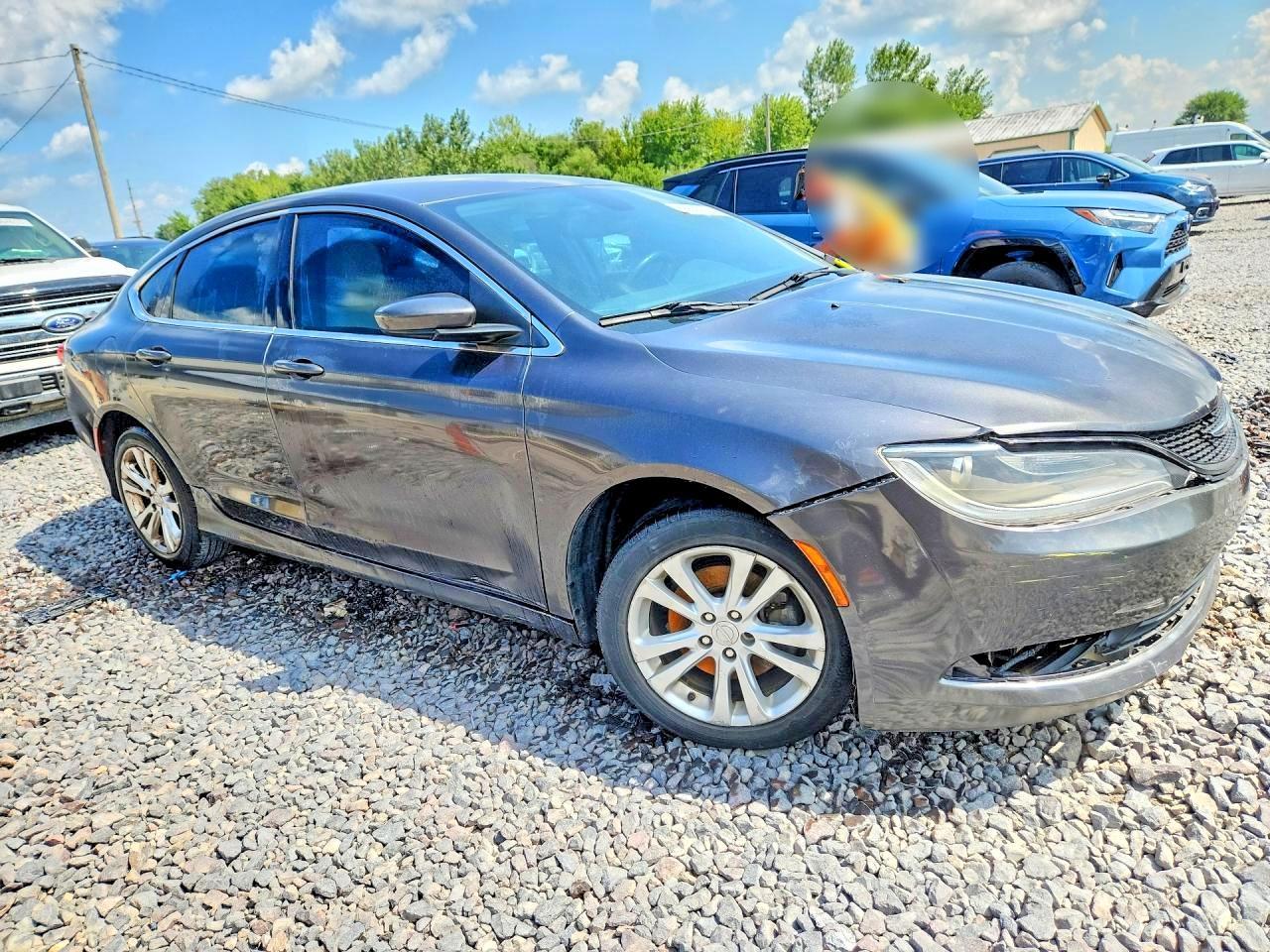 2015 Chrysler 200 Limited - Image 4