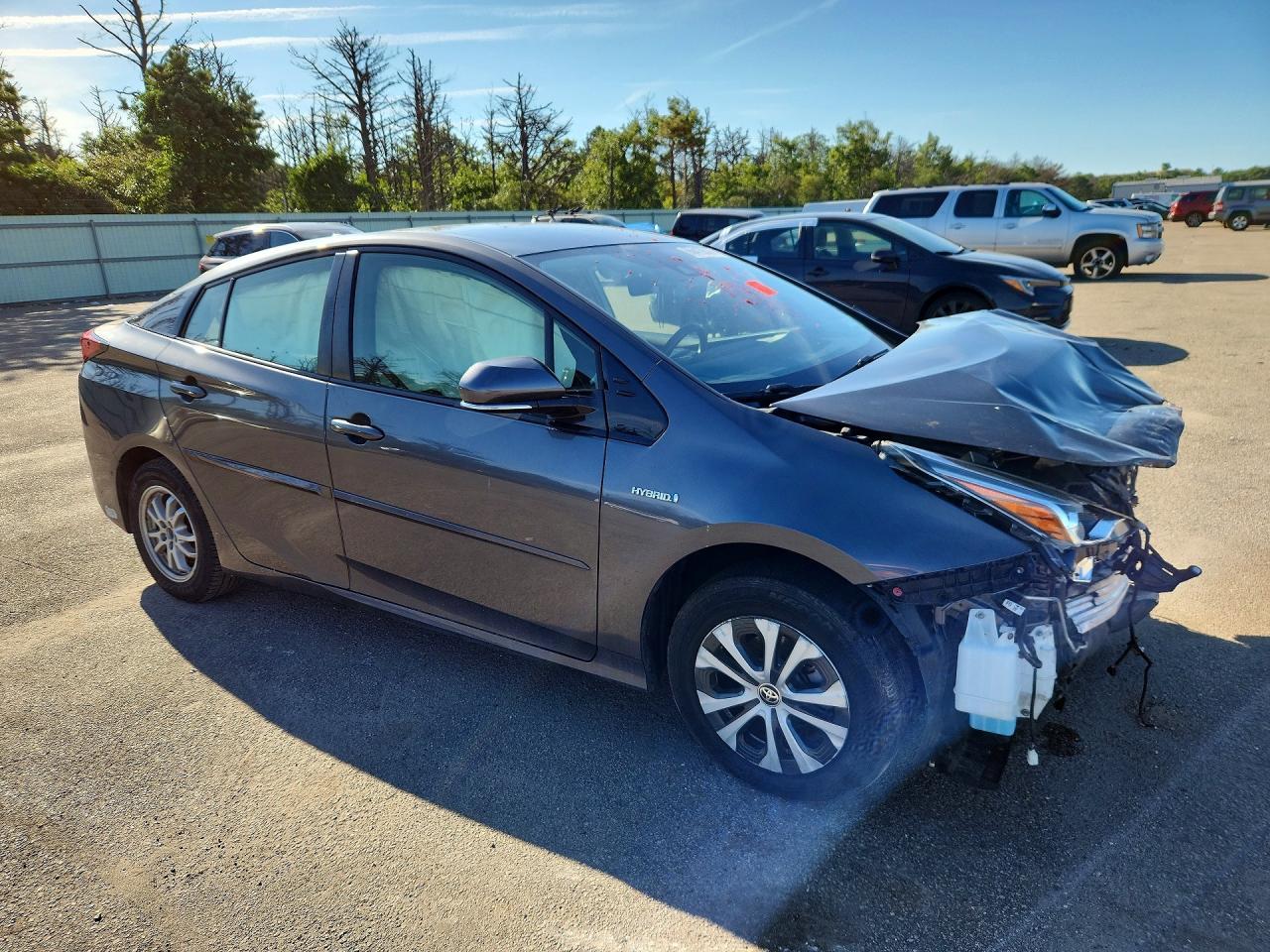 2019 Toyota Prius Le Awd-E - Image 4