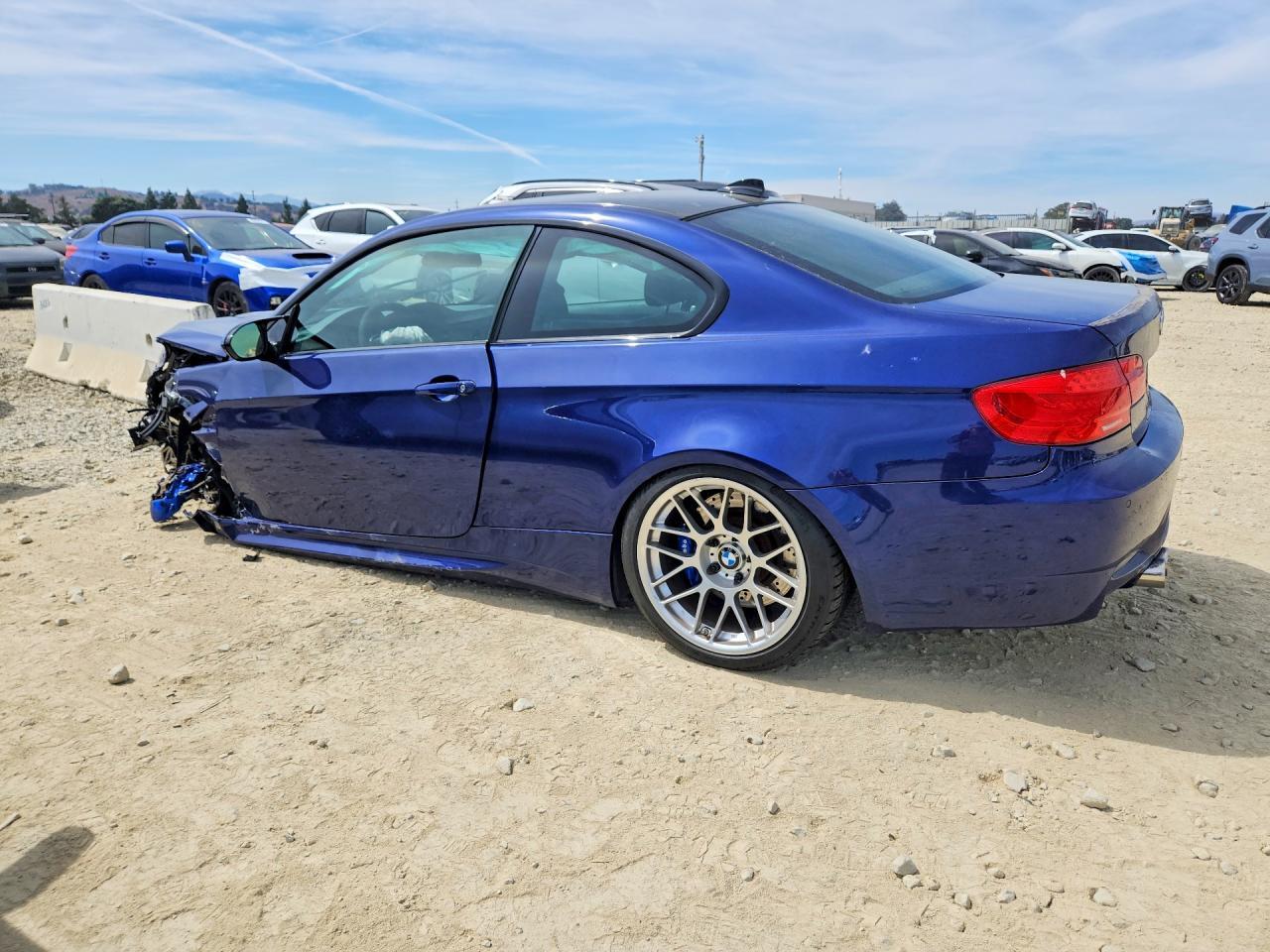2011 BMW M3 - Фото 2