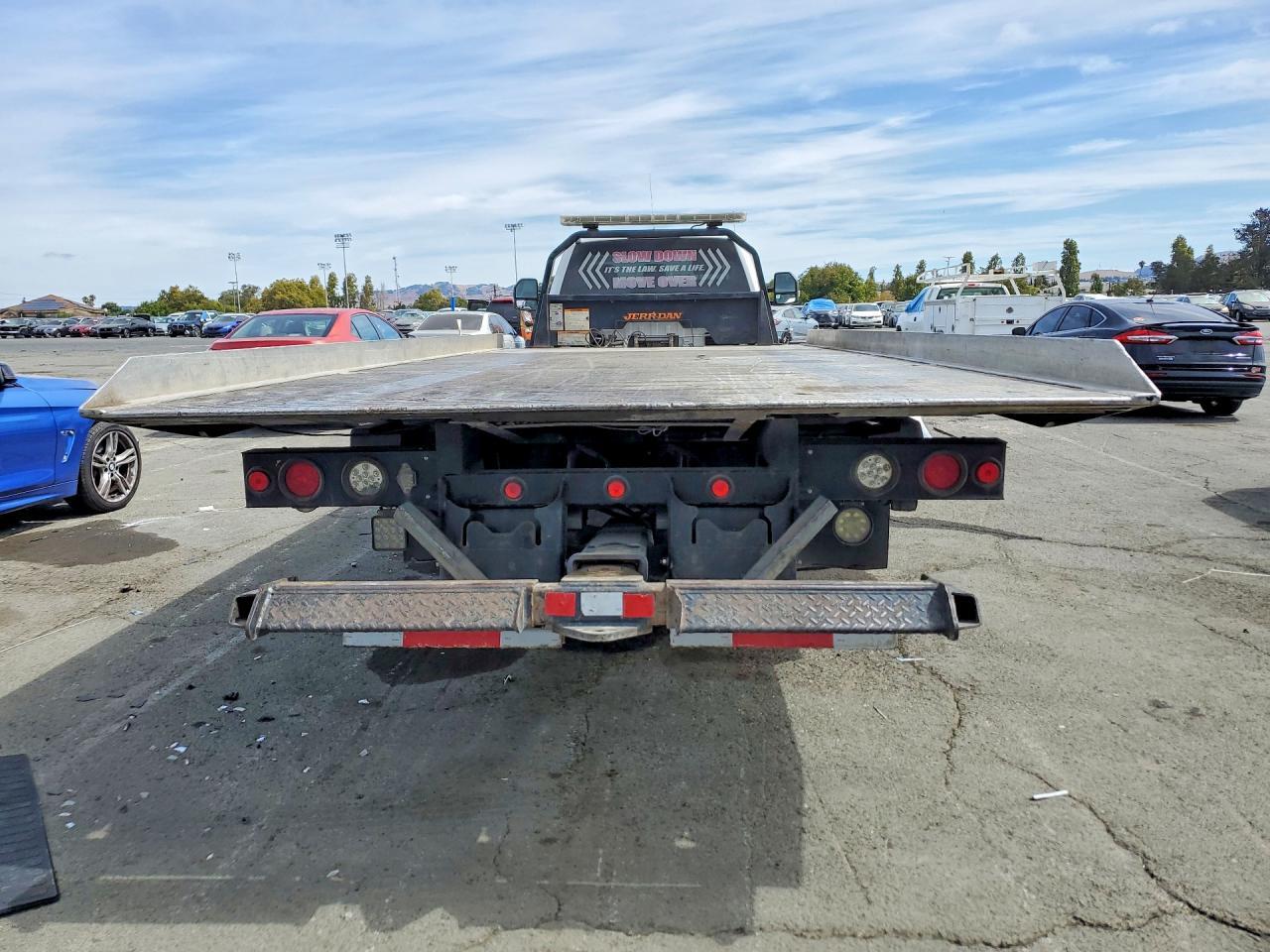 2017 Ford F550 Super - Flatbed Truck - Image 6