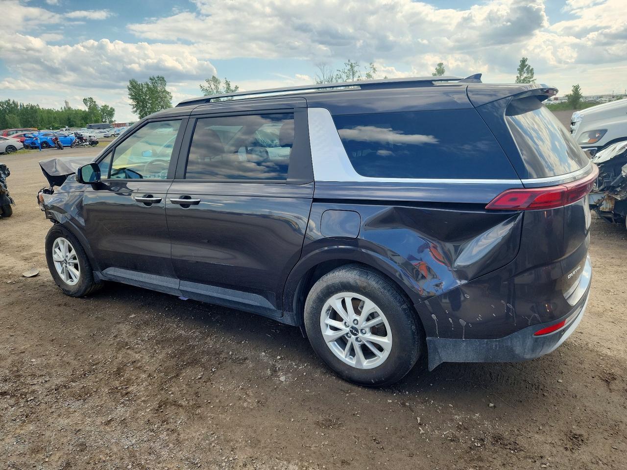 2023 Kia Carnival Lx - Фото 2