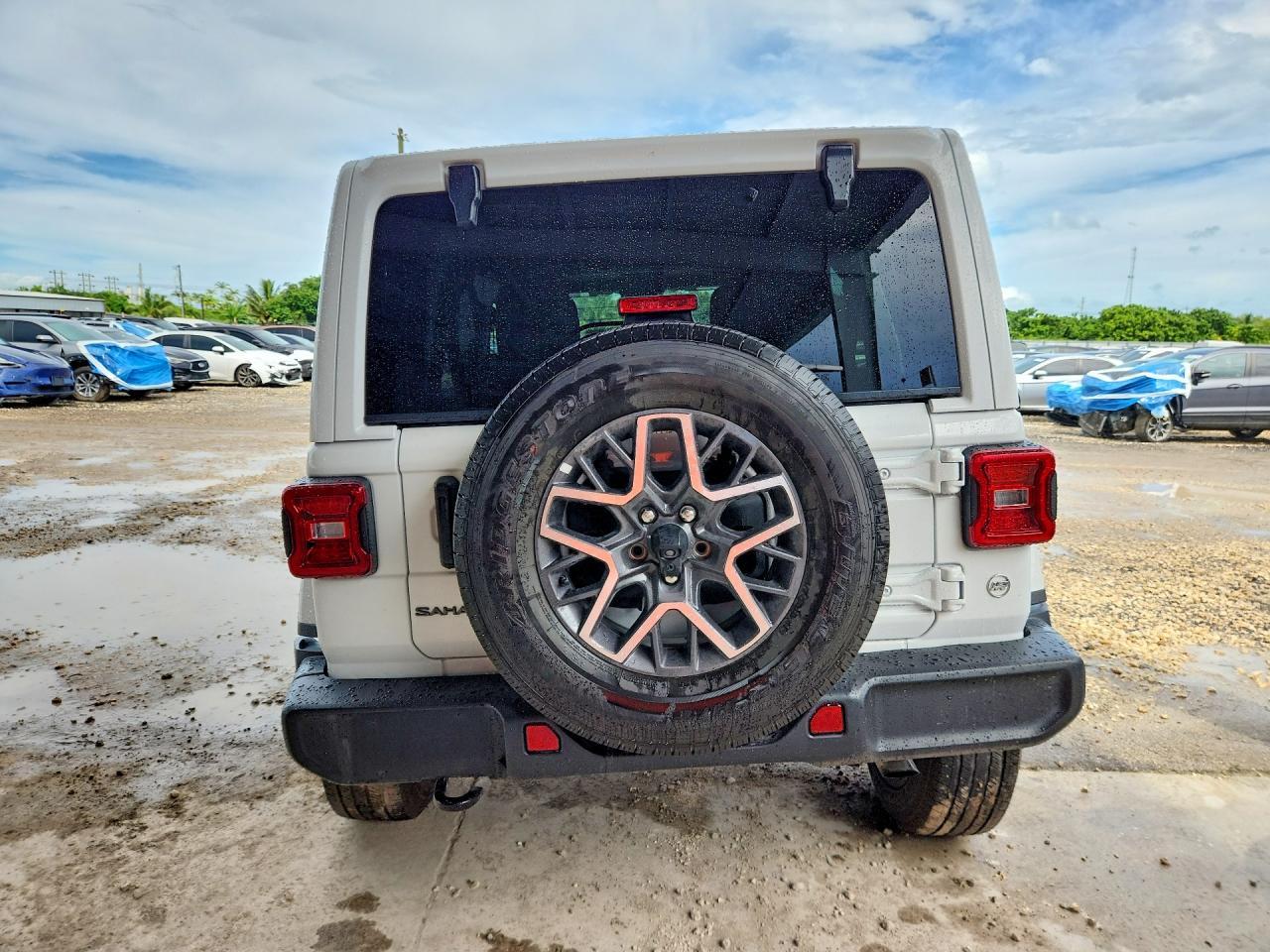 2025 Jeep Wrangler Sahara - Image 6