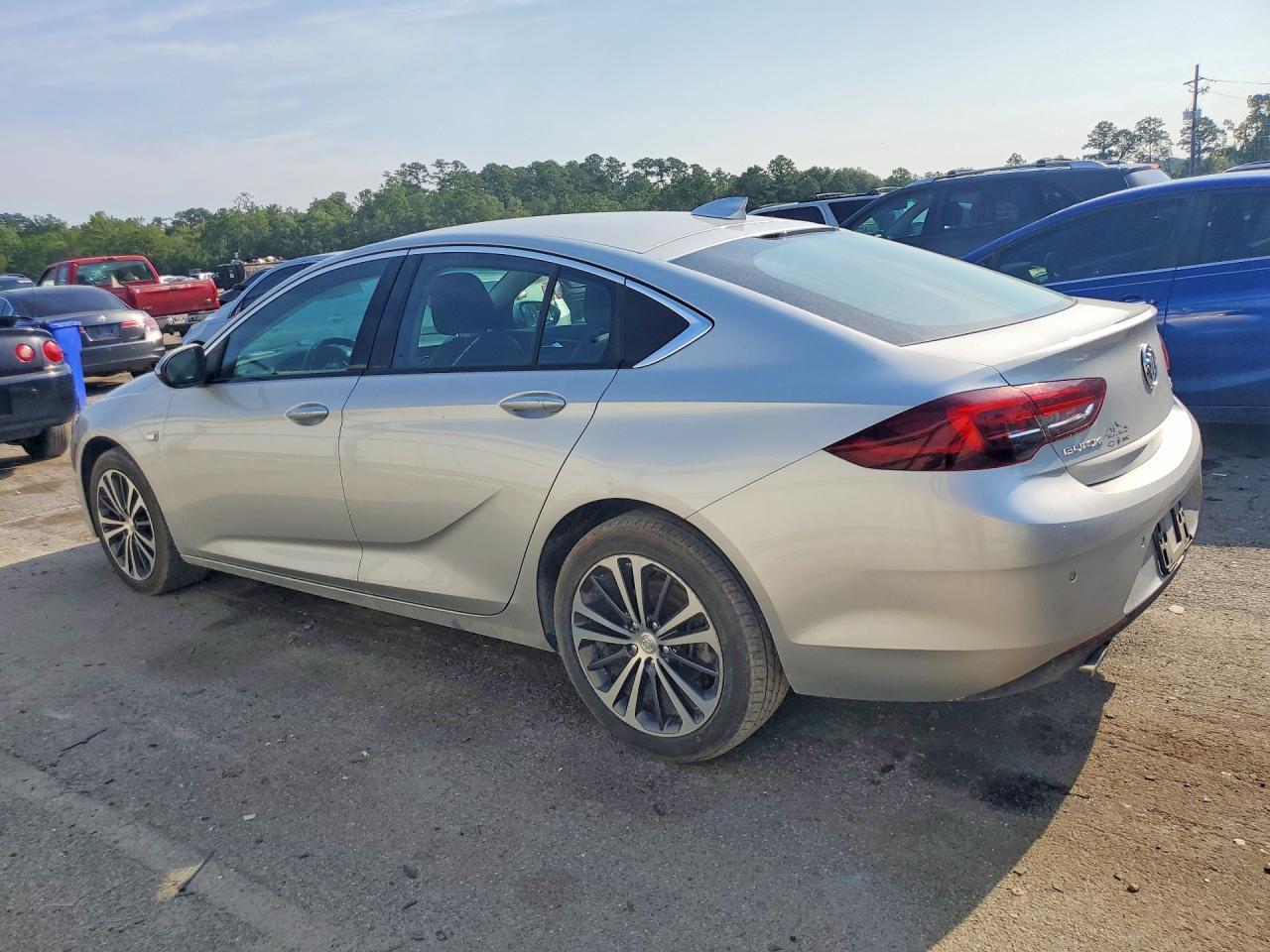2018 Buick Regal Essence - Фото 2